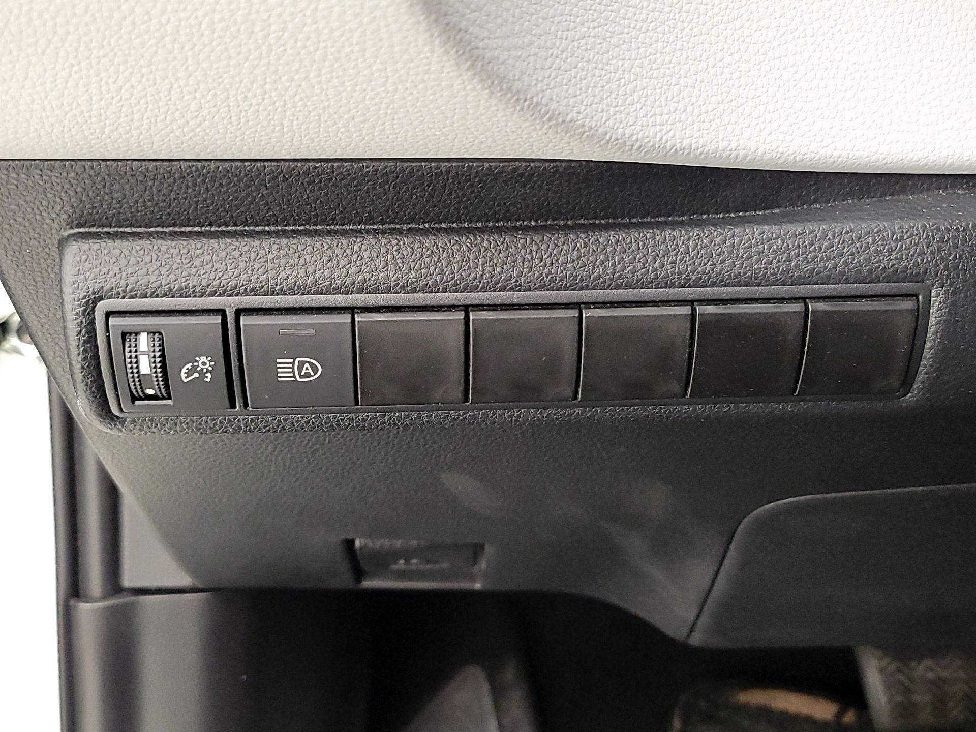 Thumbnail: 2021 Toyota Corolla - 13