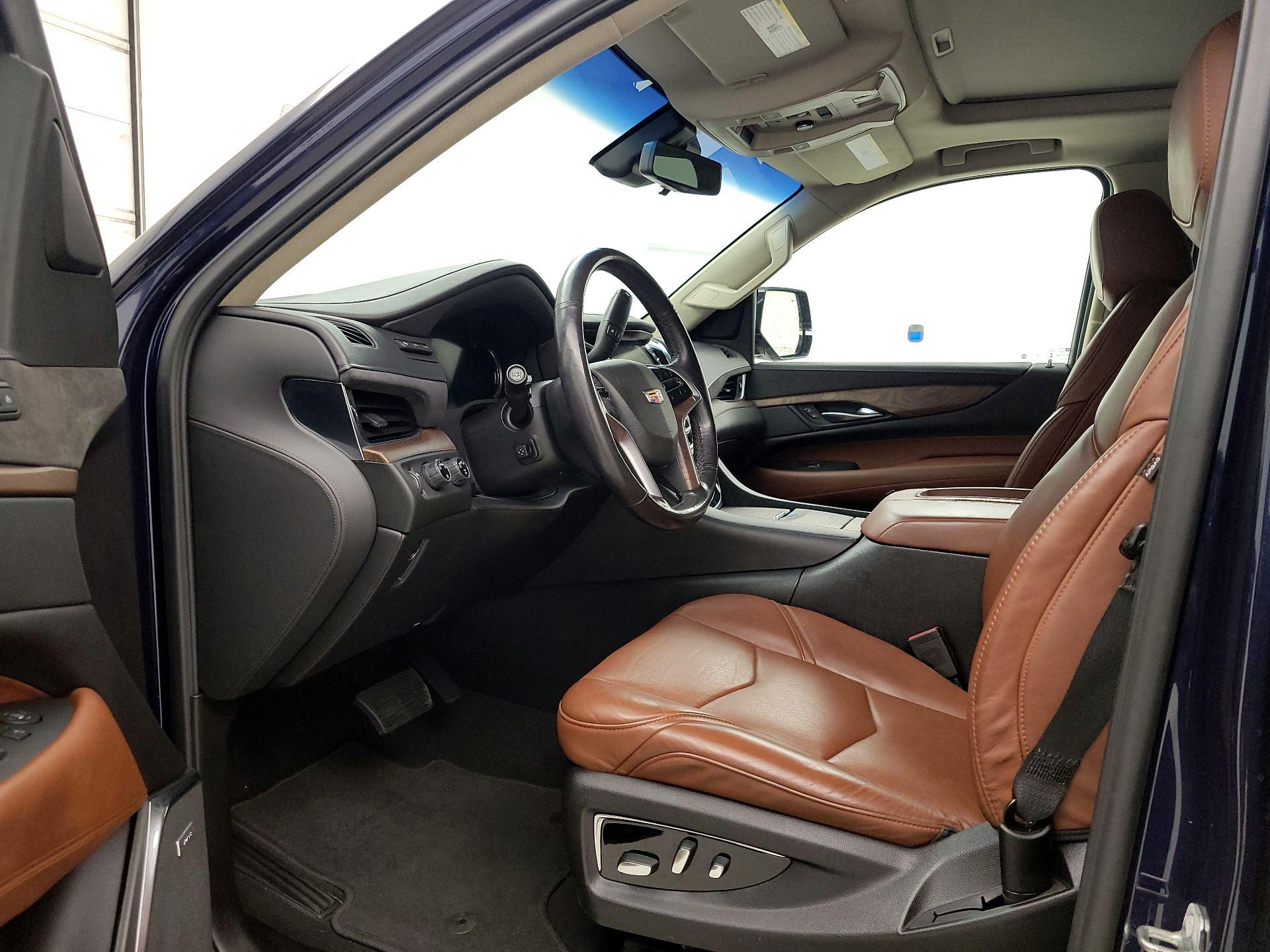 Thumbnail: 2018 Cadillac Escalade - 11