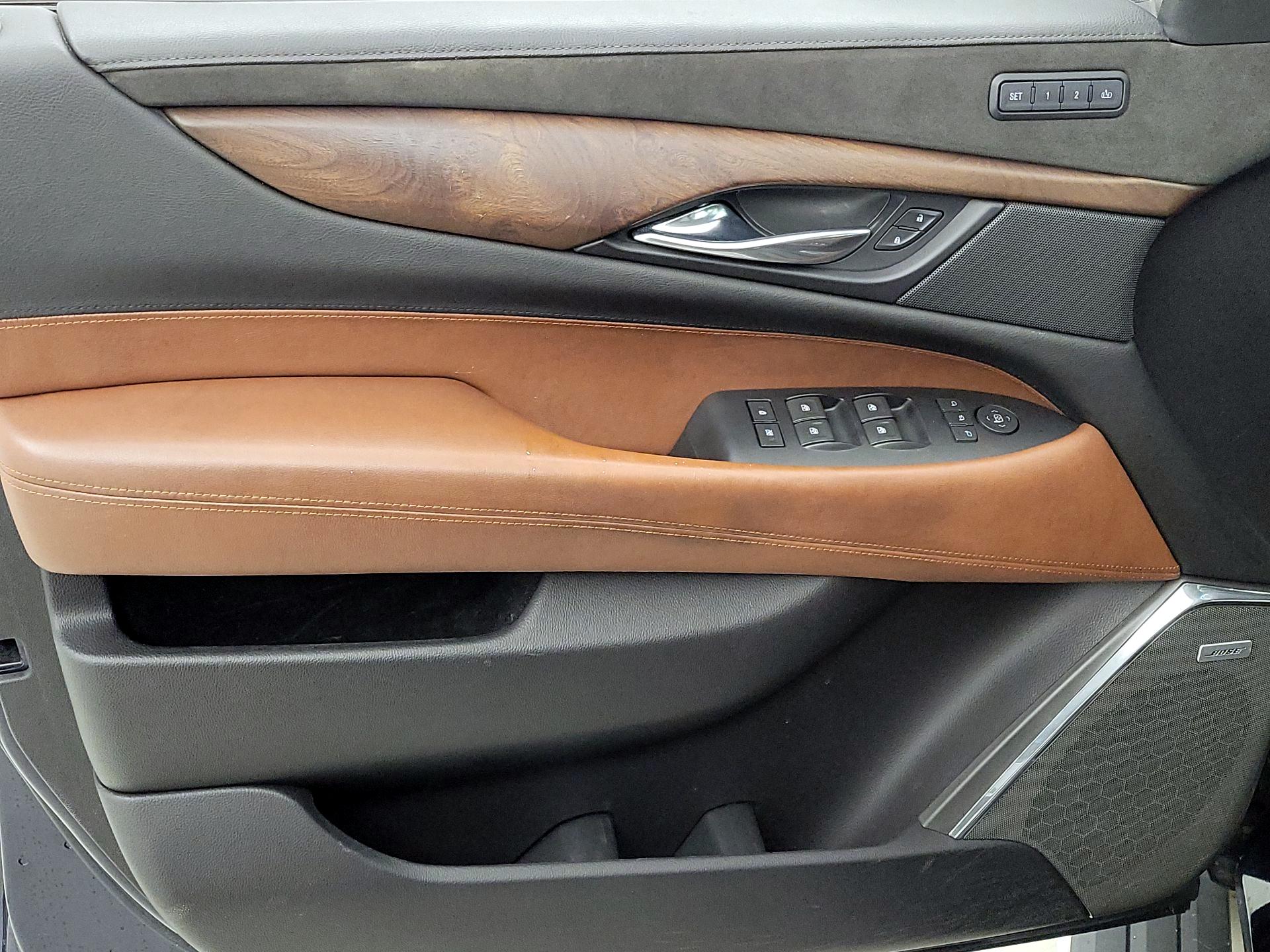 Thumbnail: 2018 Cadillac Escalade - 12