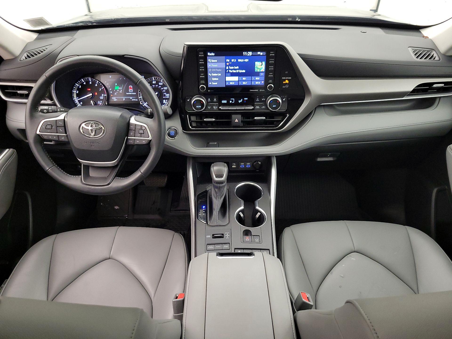 Thumbnail: 2022 Toyota Highlander - 9