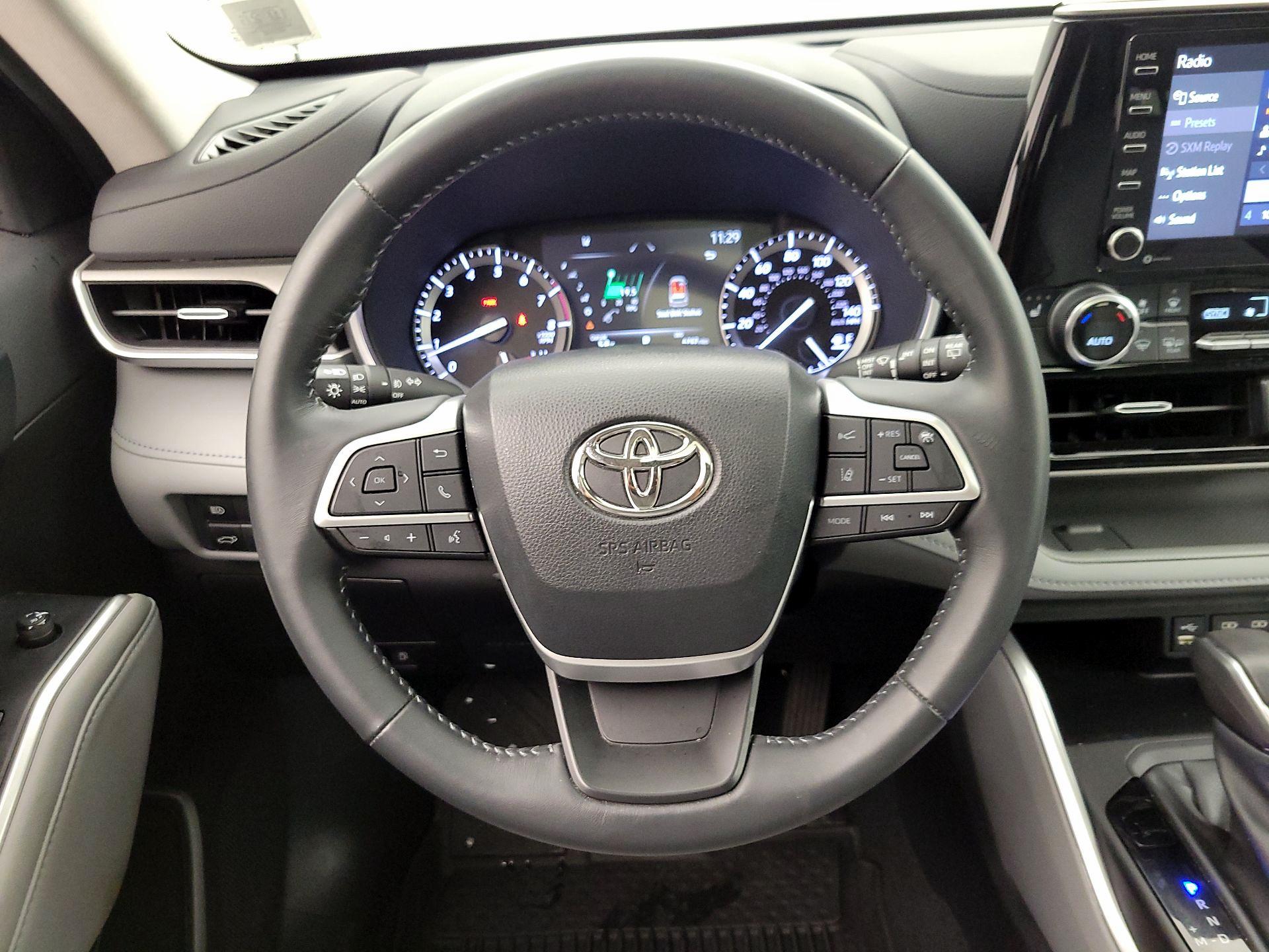 Thumbnail: 2022 Toyota Highlander - 10