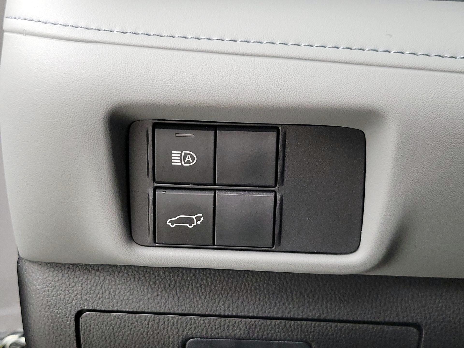 Thumbnail: 2022 Toyota Highlander - 13