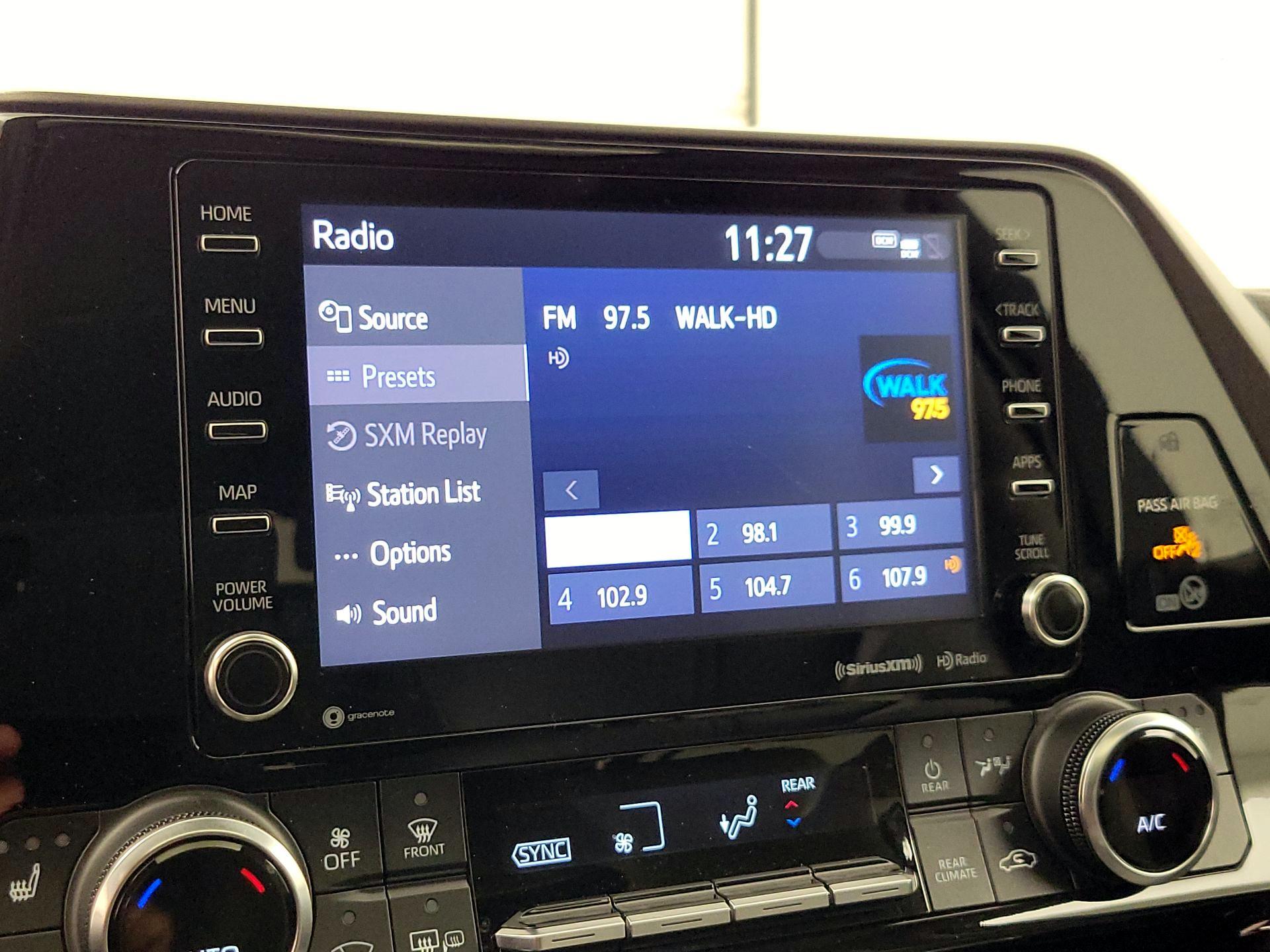 Thumbnail: 2022 Toyota Highlander - 15