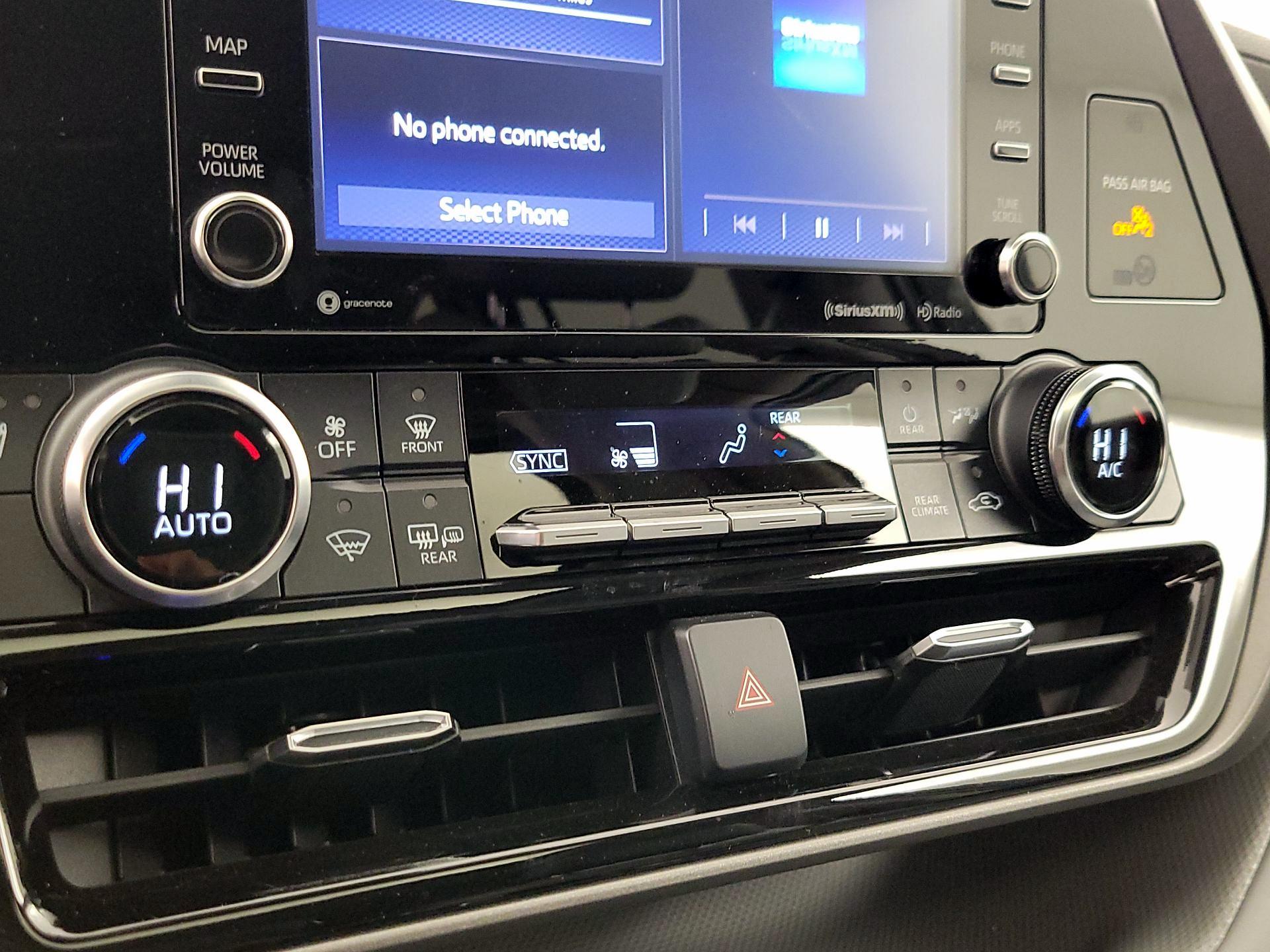 Thumbnail: 2022 Toyota Highlander - 16