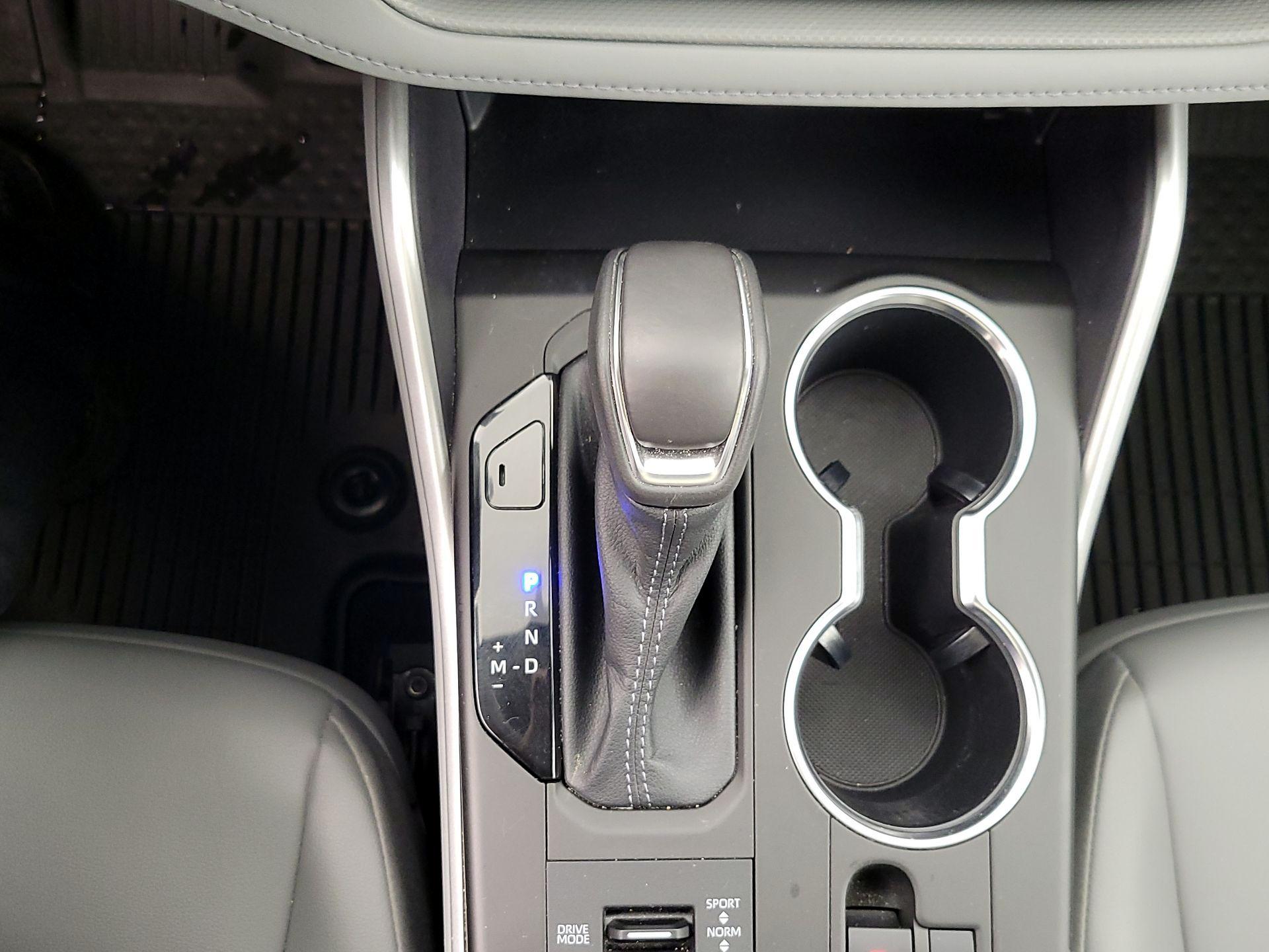 Thumbnail: 2022 Toyota Highlander - 17