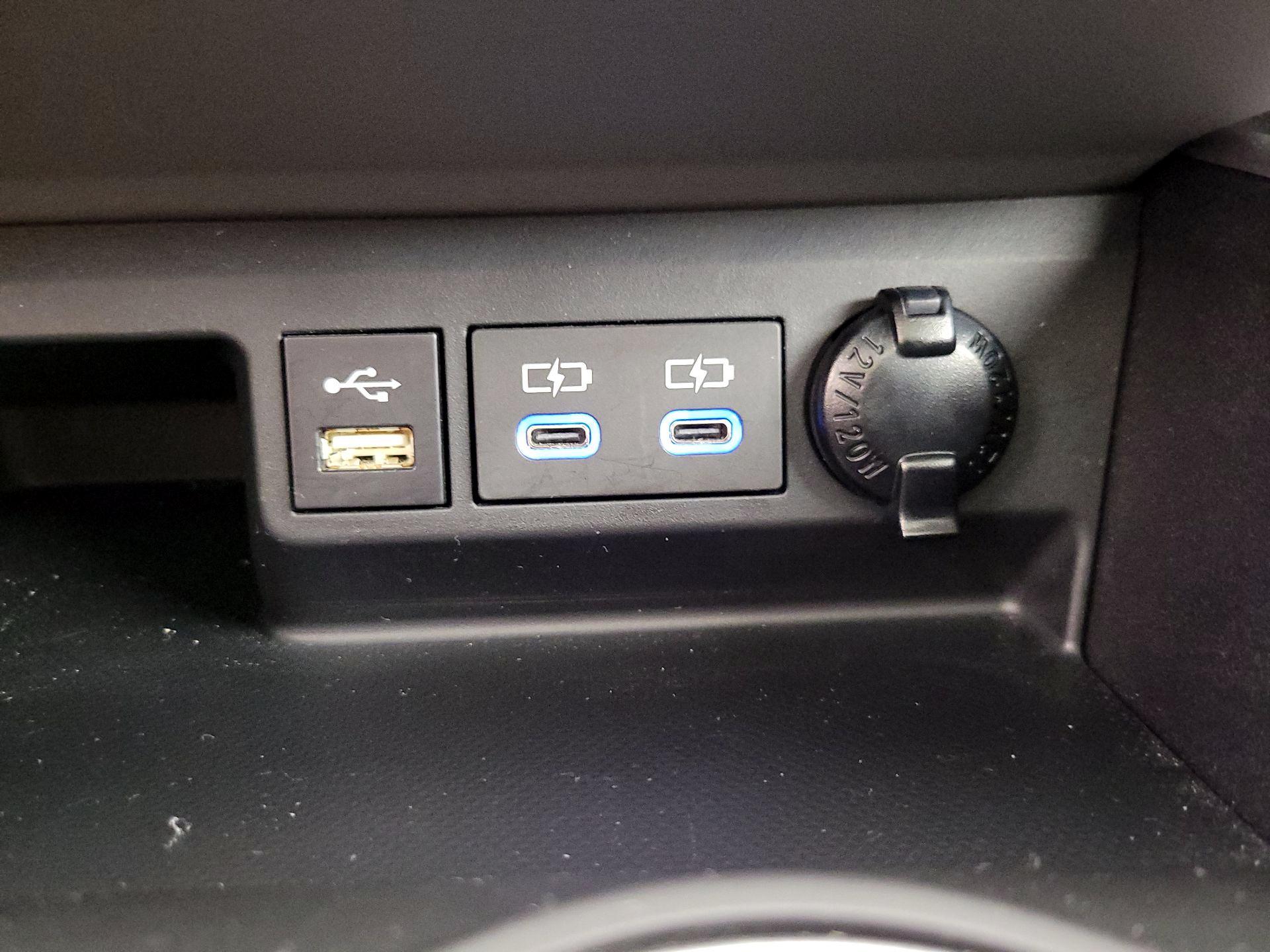 Thumbnail: 2022 Toyota Highlander - 18