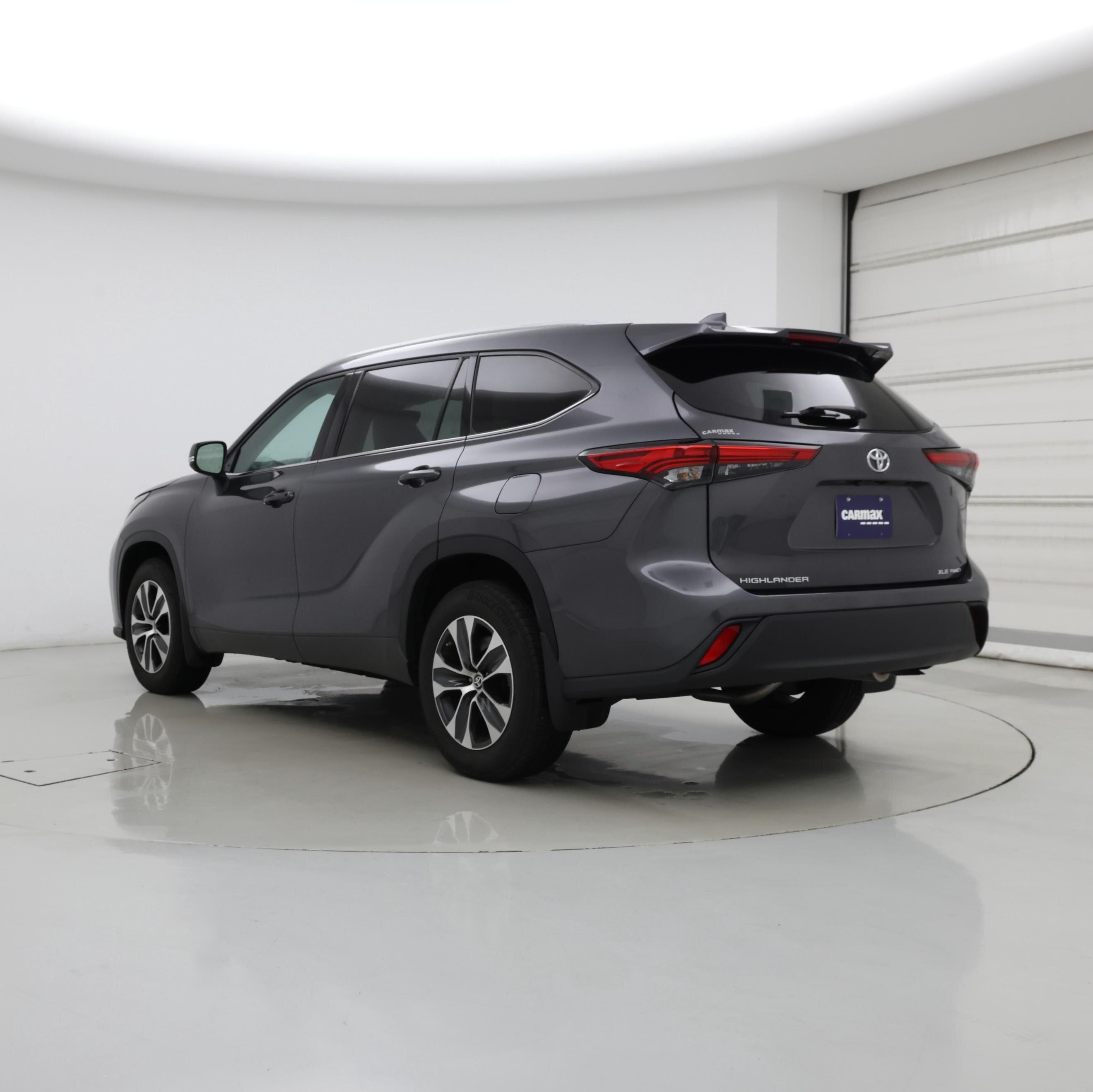 Thumbnail: 2022 Toyota Highlander - 2