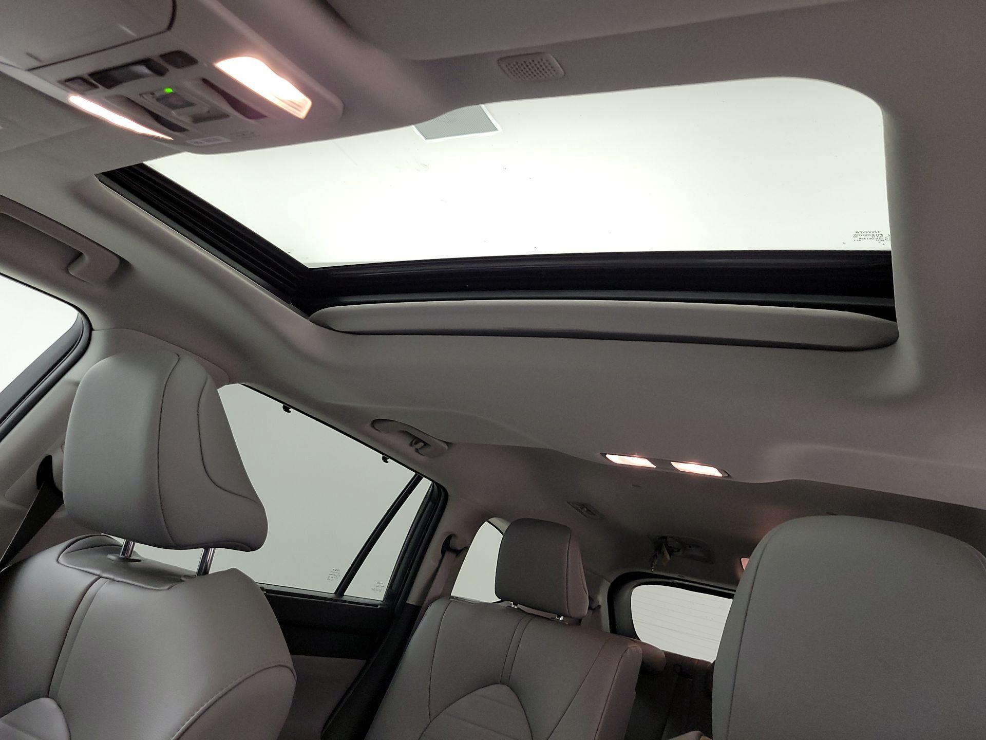 Thumbnail: 2022 Toyota Highlander - 19