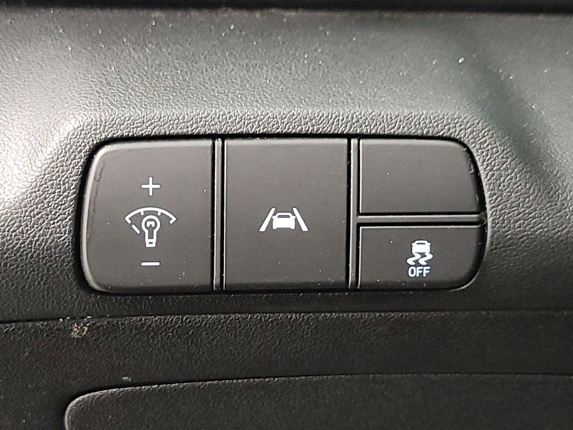 Thumbnail: 2023 Hyundai Elantra - 13