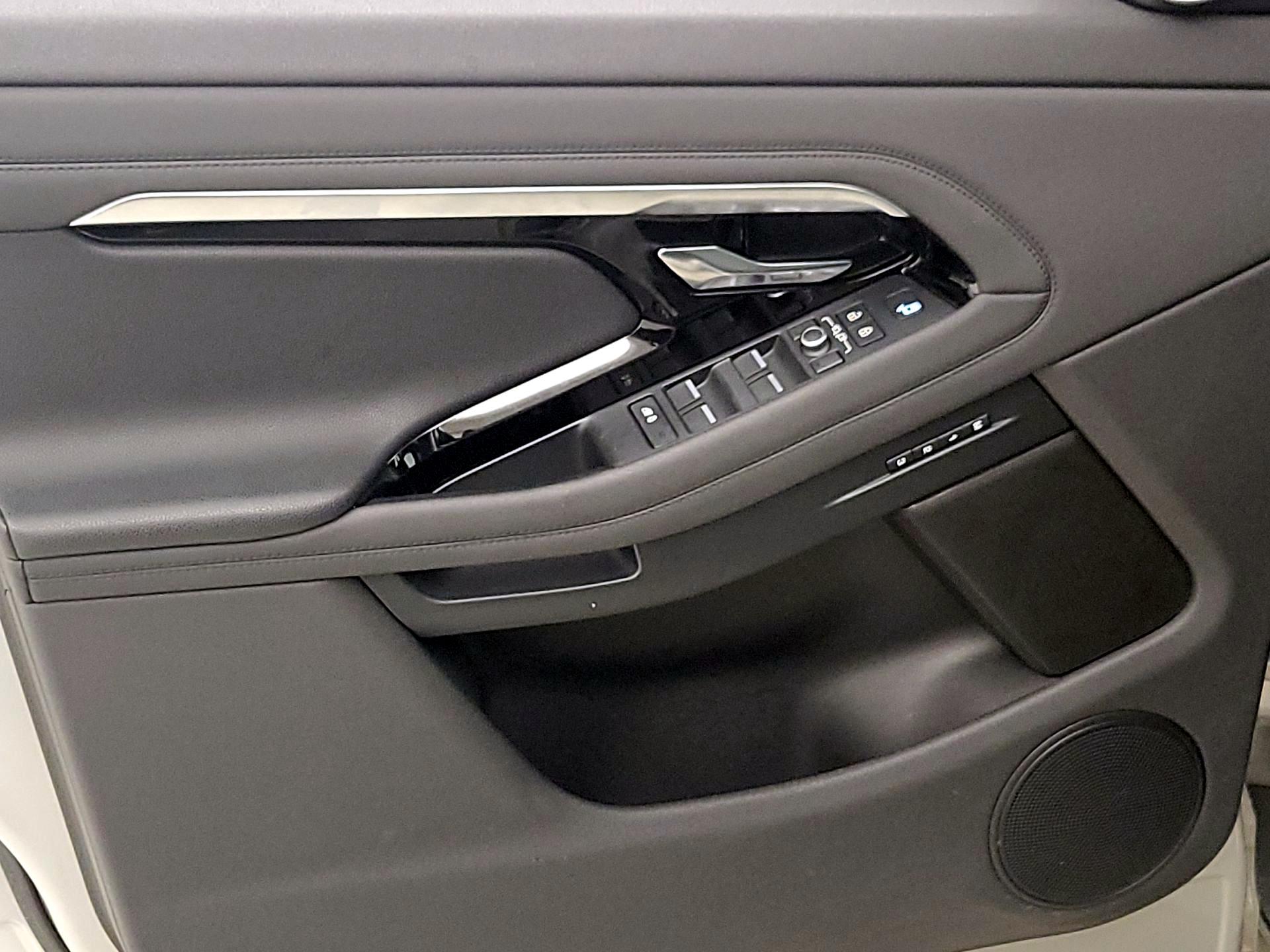 Thumbnail: 2022 Land Rover Range Rover Evoque - 12