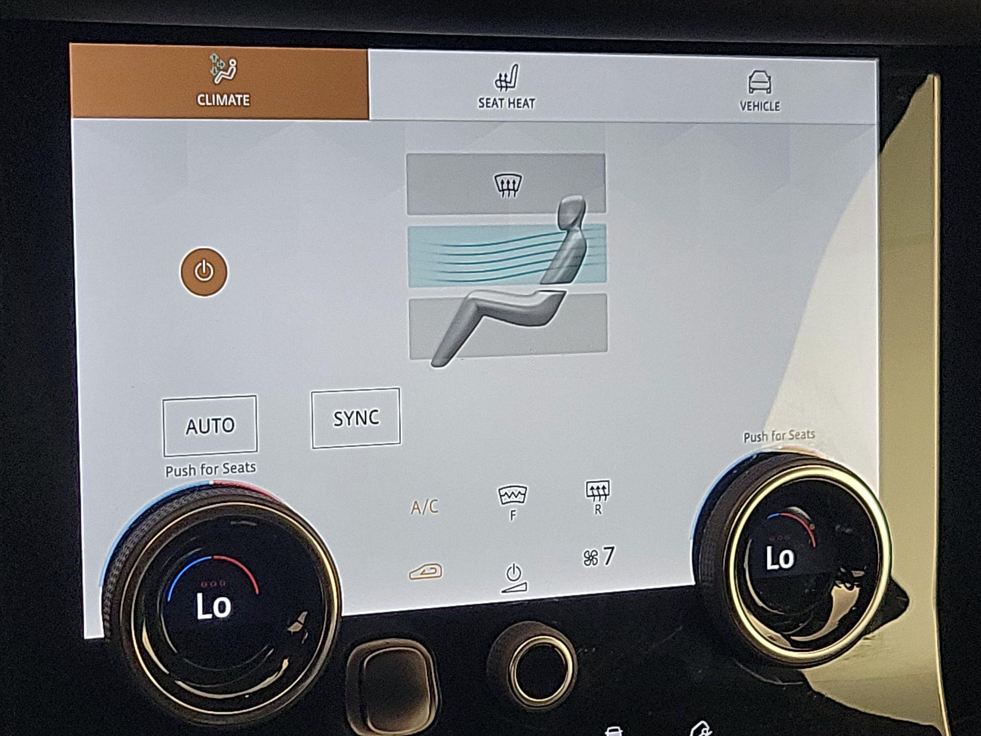 Thumbnail: 2022 Land Rover Range Rover Evoque - 17