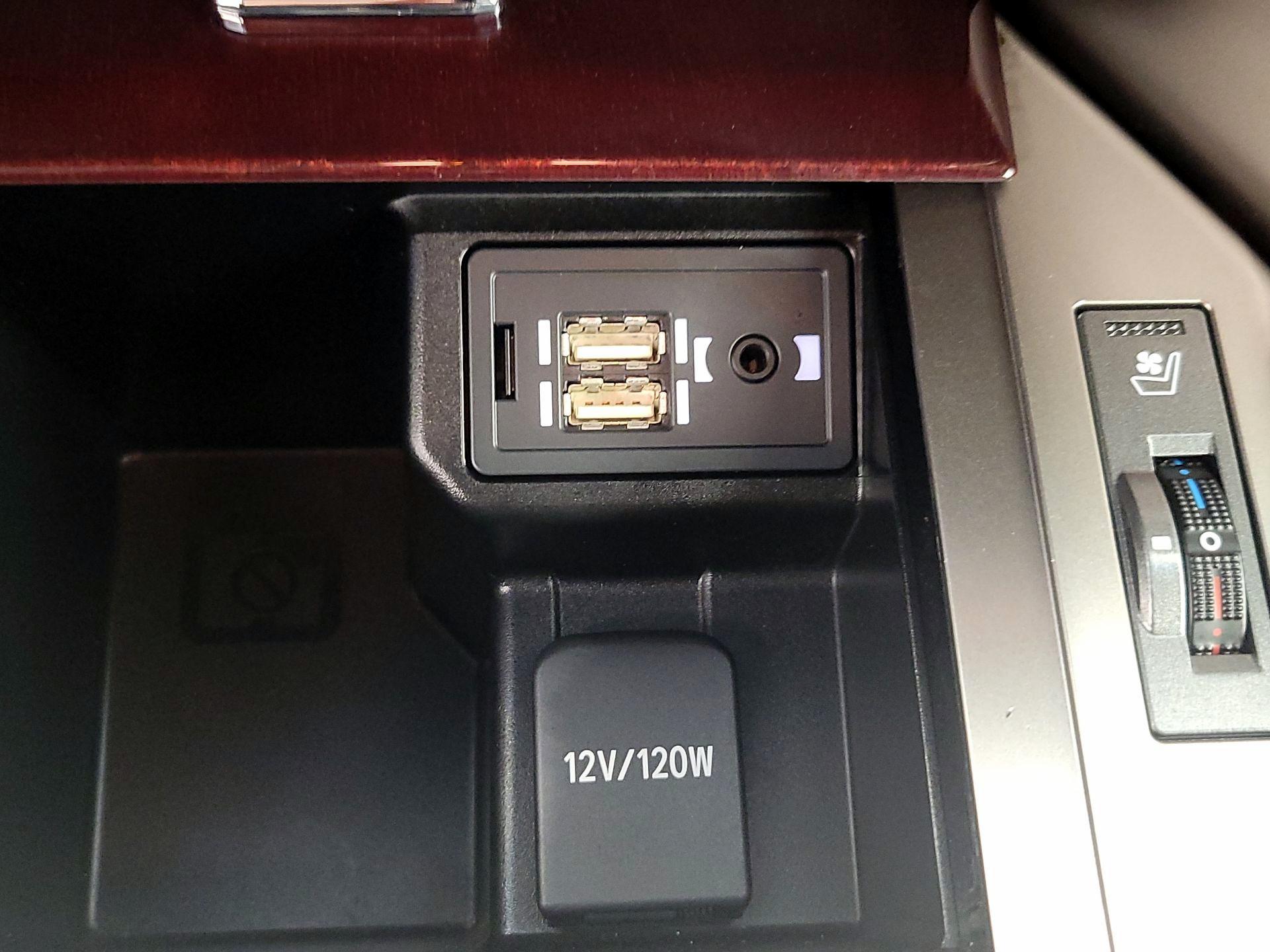 Thumbnail: 2019 Lexus GX - 19