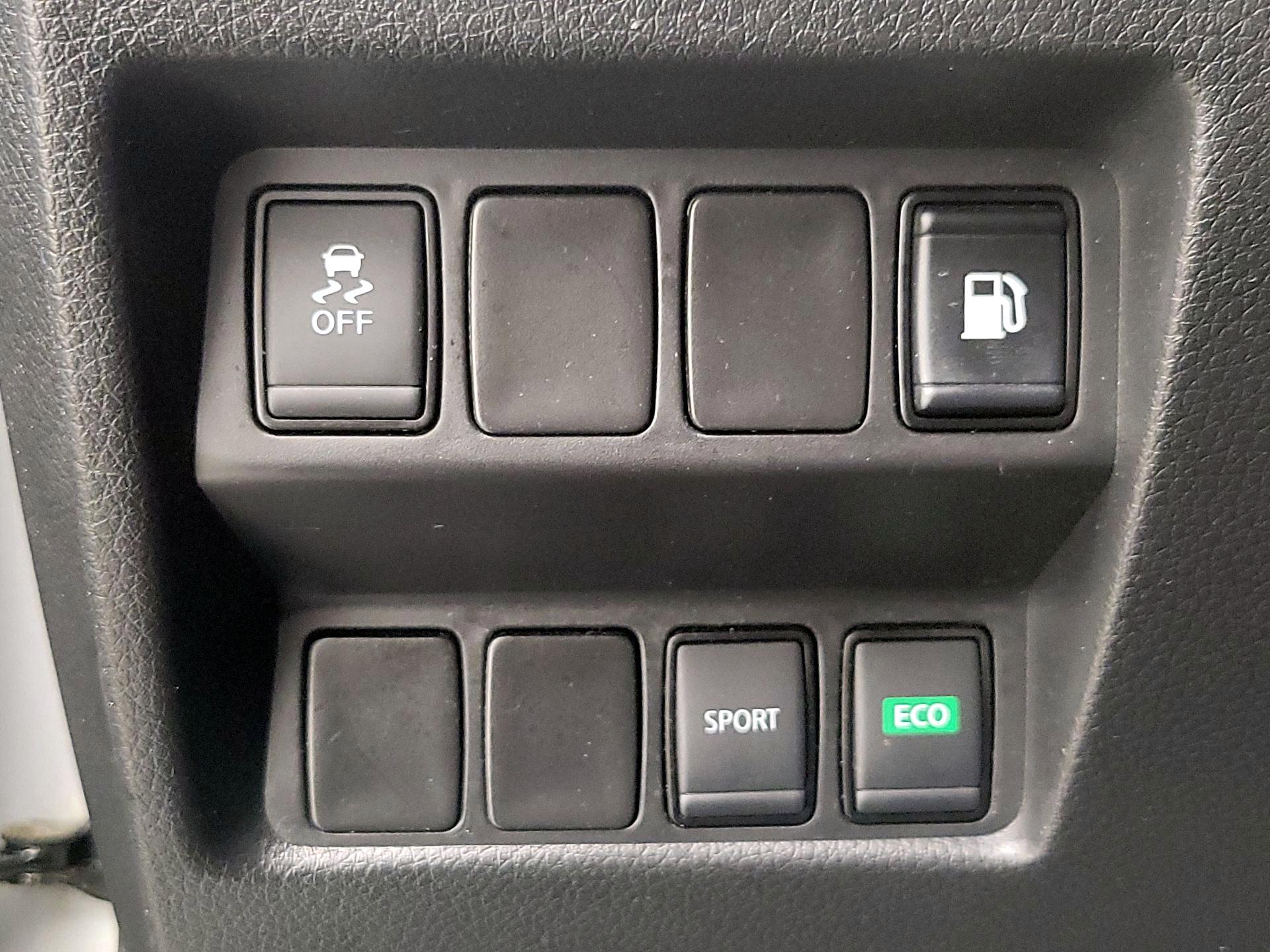 Thumbnail: 2018 Nissan Rogue - 13