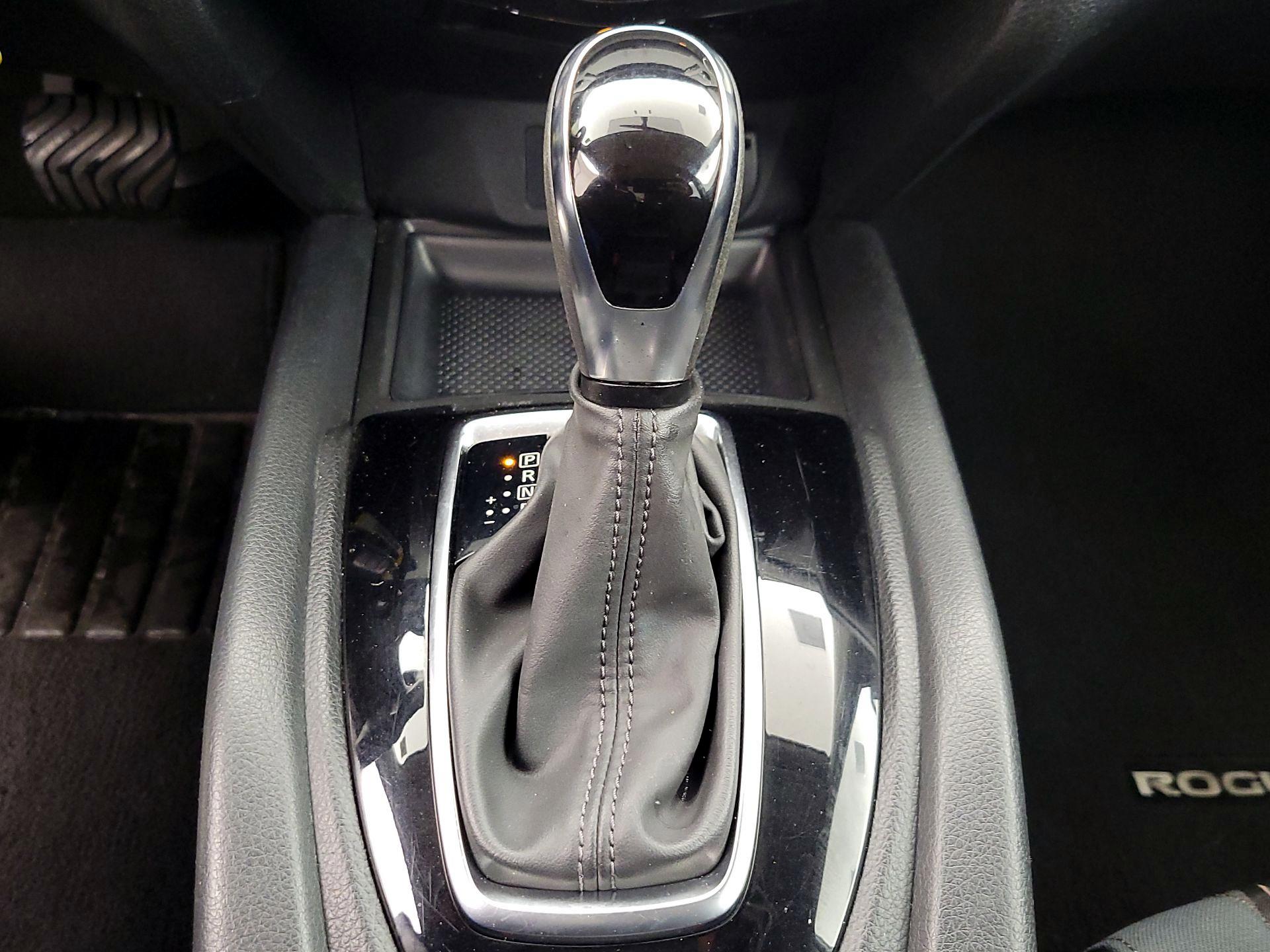 Thumbnail: 2018 Nissan Rogue - 17