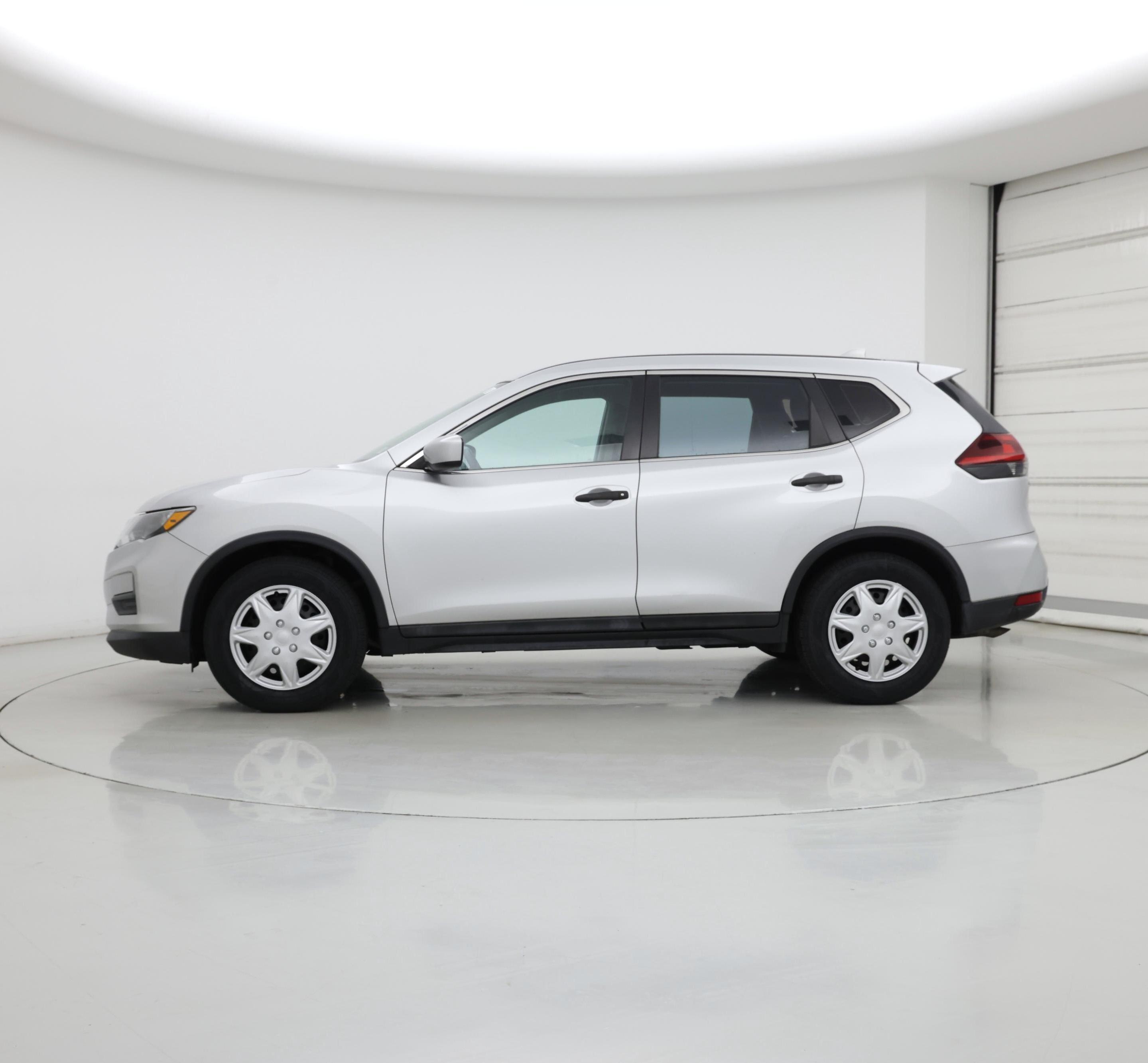 Thumbnail: 2018 Nissan Rogue - 3