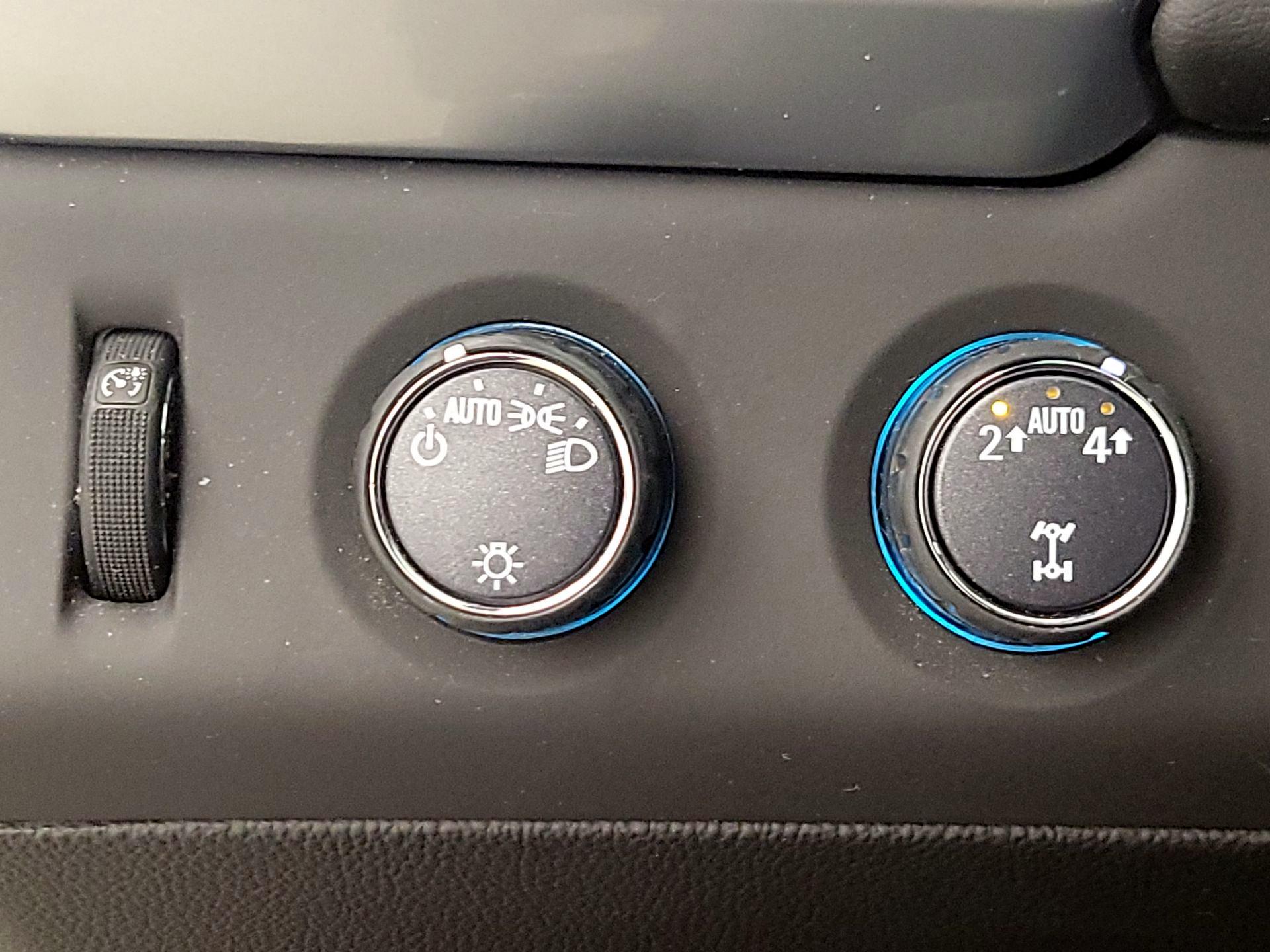 Thumbnail: 2020 Chevrolet Suburban - 13