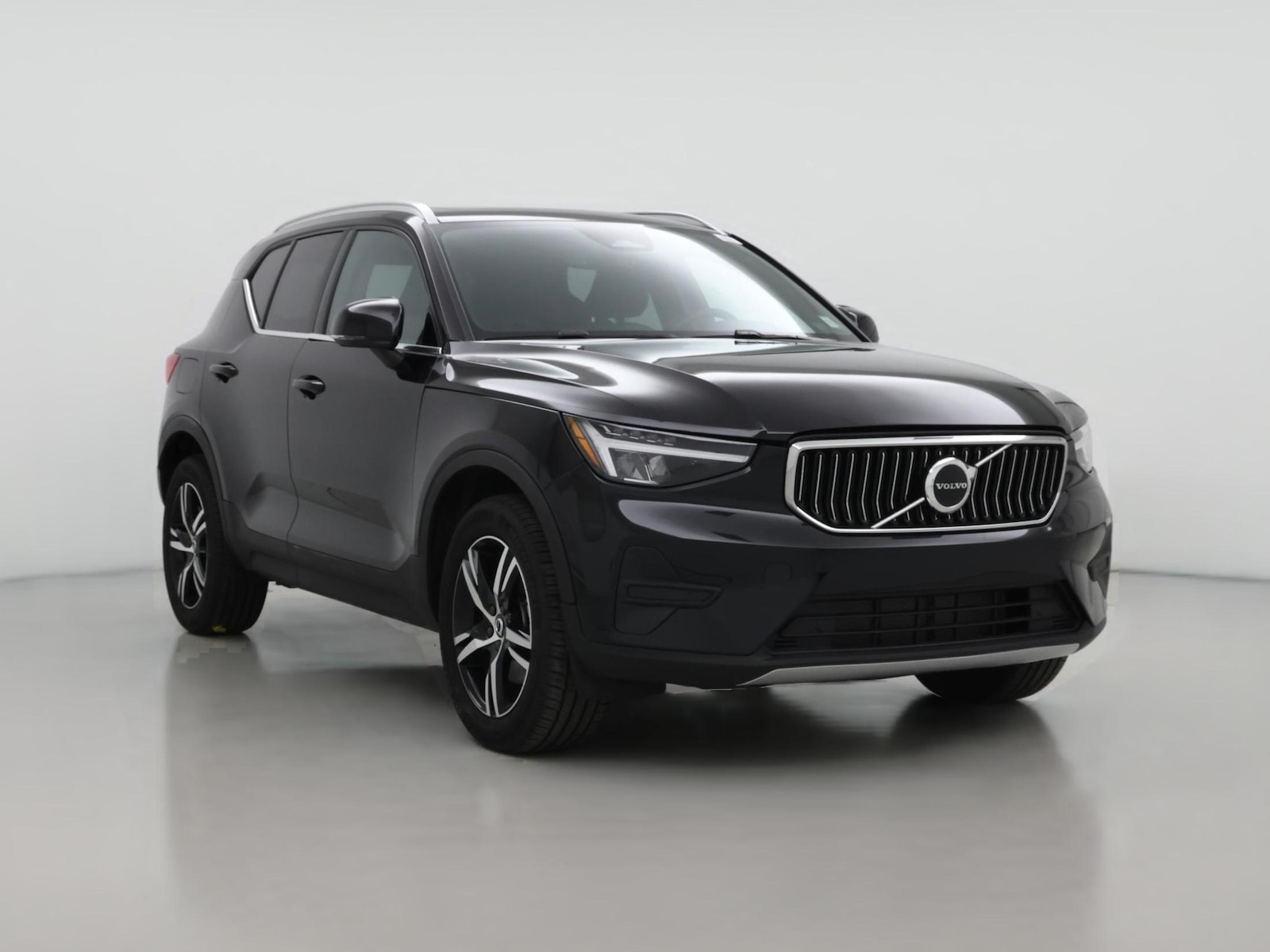 2025 Volvo XC40 Core