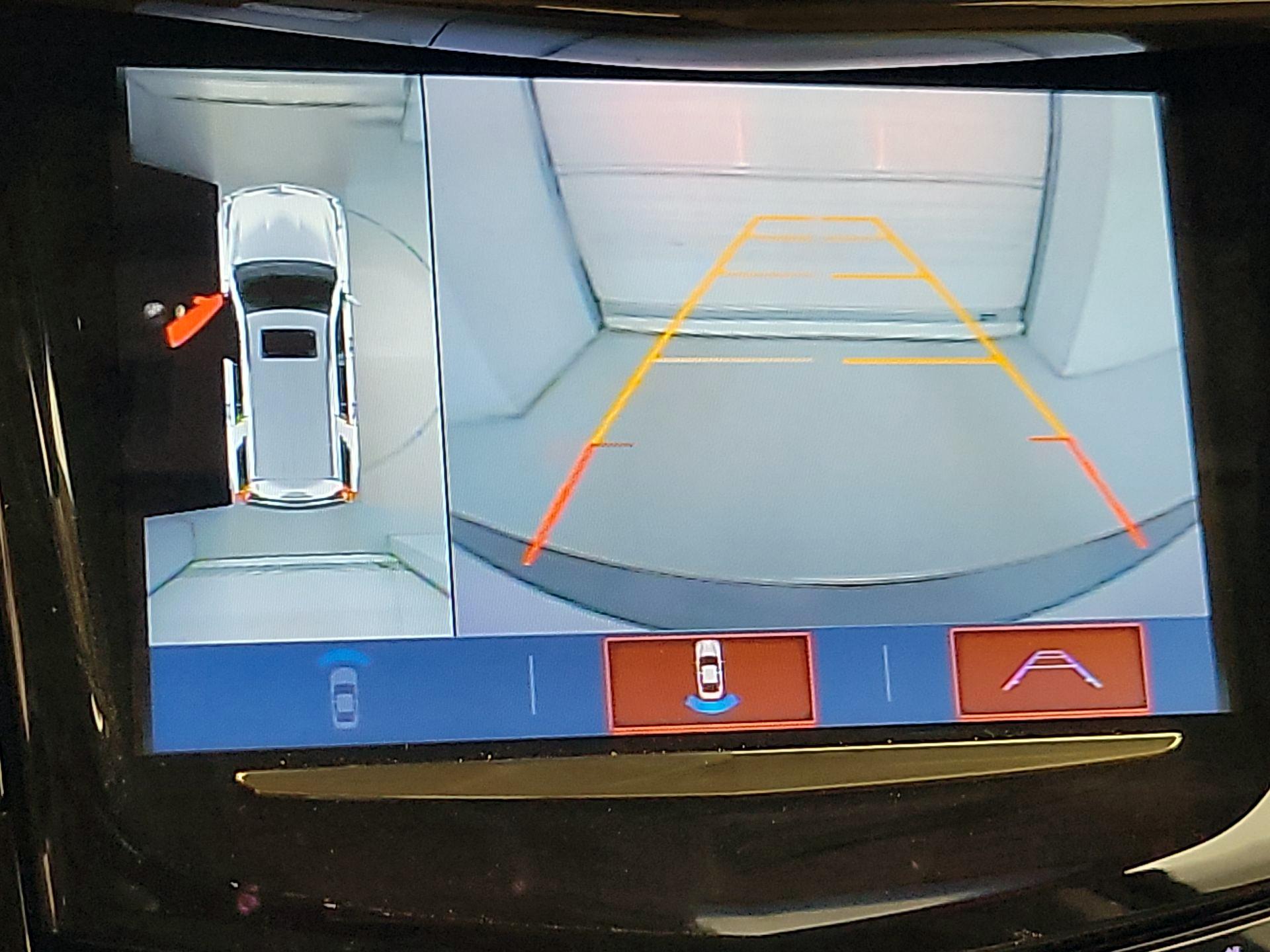 Thumbnail: 2019 Cadillac Escalade - 15