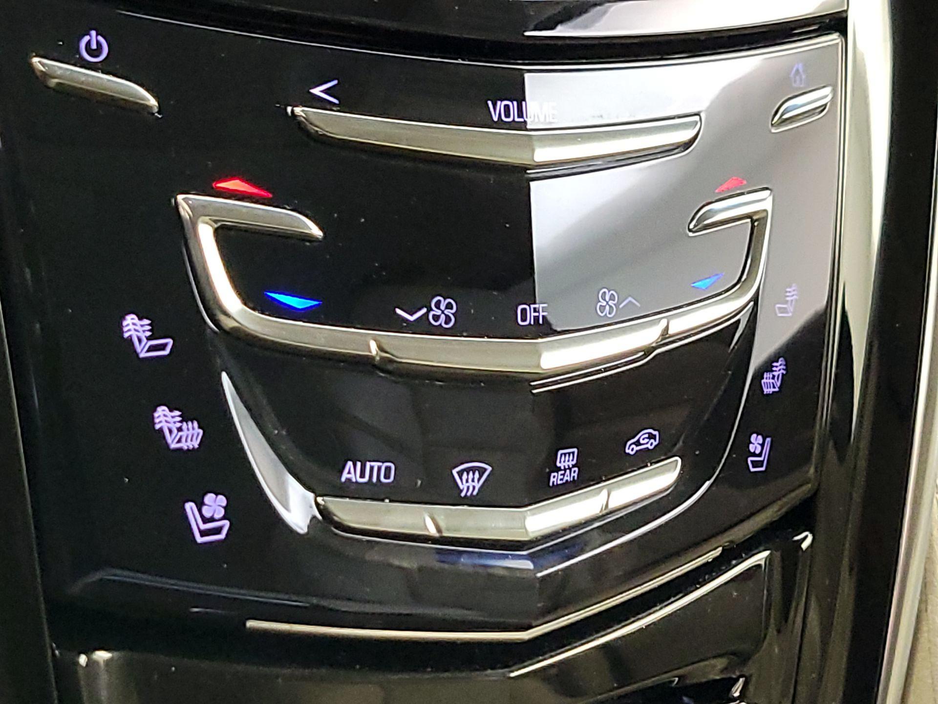 Thumbnail: 2019 Cadillac Escalade - 17