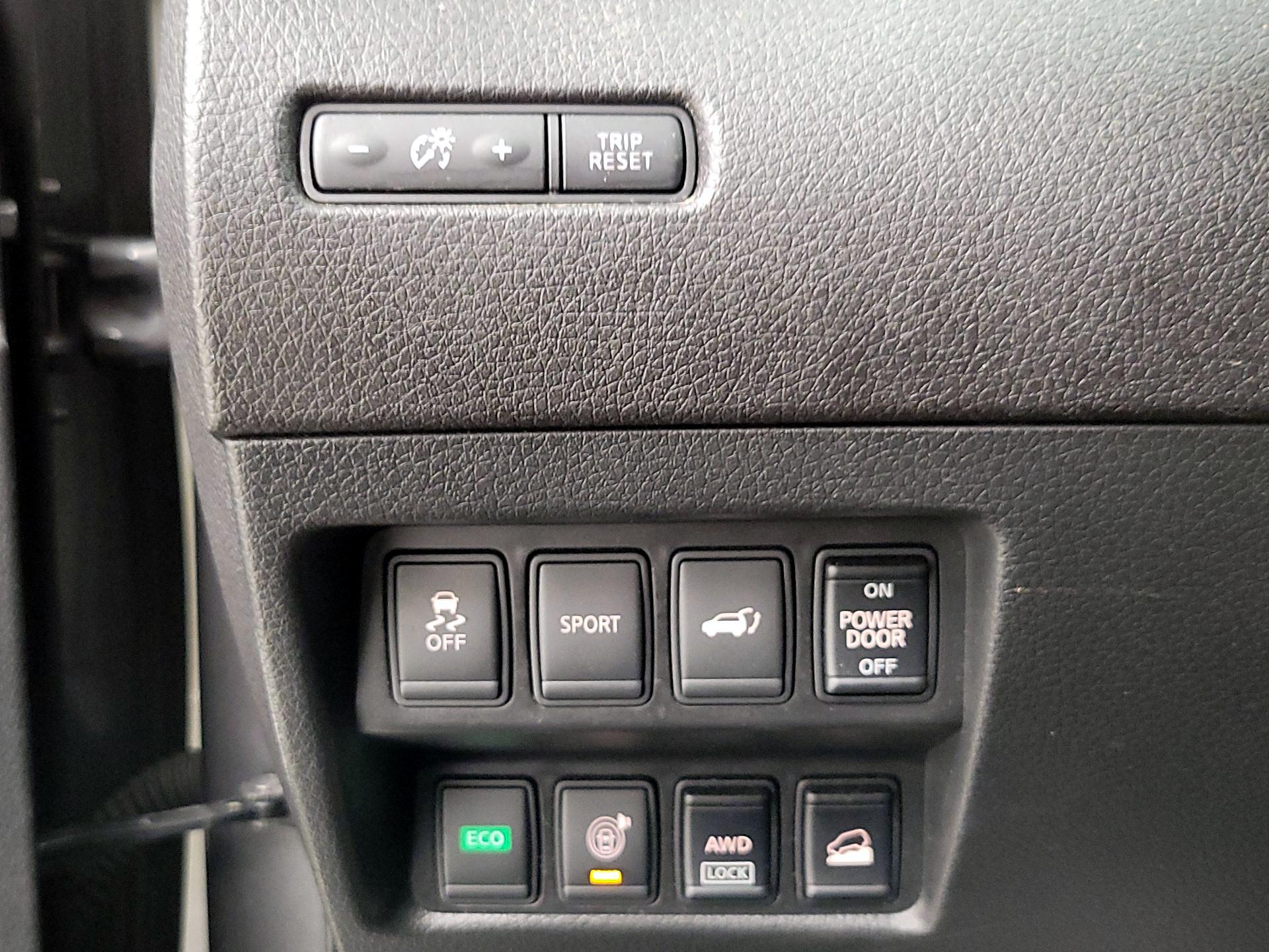 Thumbnail: 2016 Nissan Rogue - 13