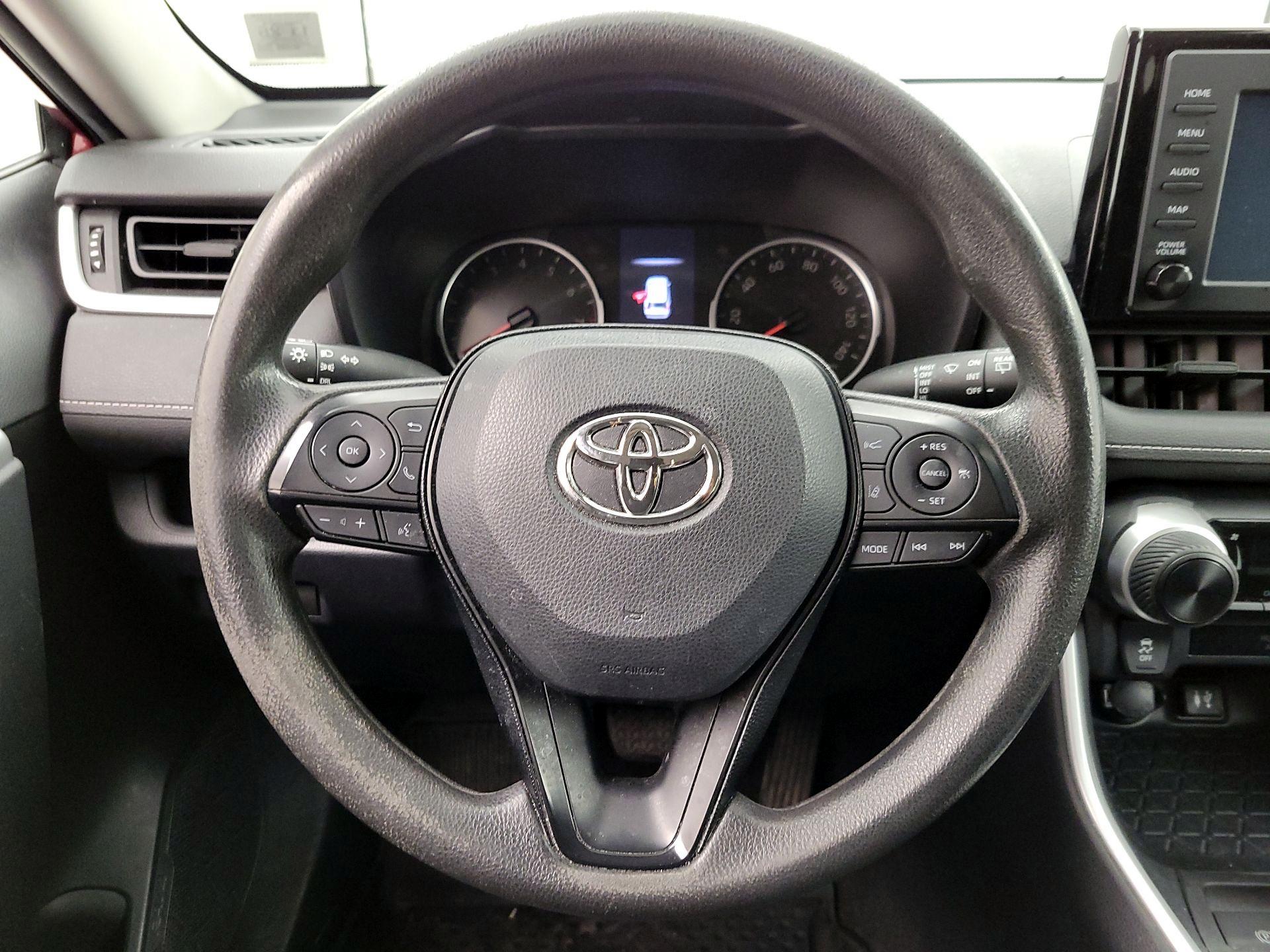 Thumbnail: 2019 Toyota RAV4 - 10