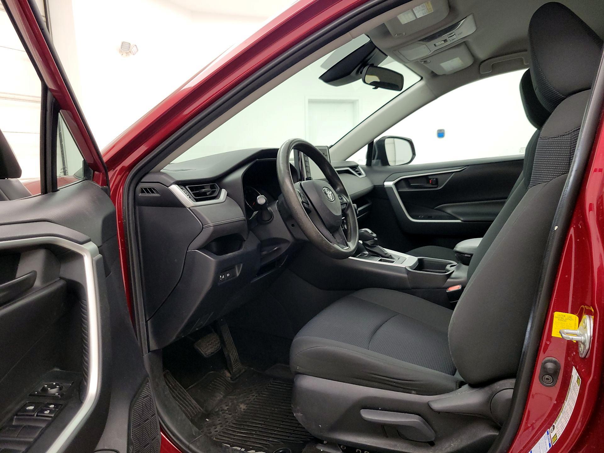 Thumbnail: 2019 Toyota RAV4 - 11