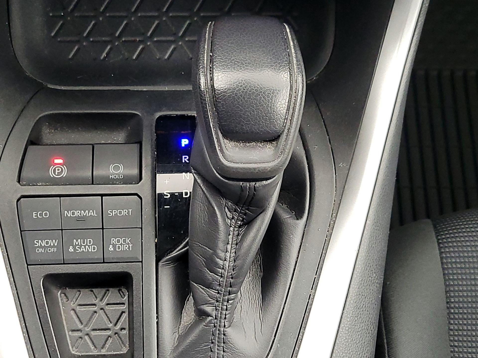 Thumbnail: 2019 Toyota RAV4 - 17