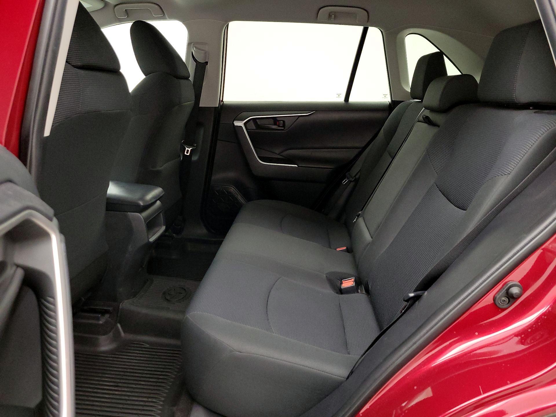 Thumbnail: 2019 Toyota RAV4 - 19