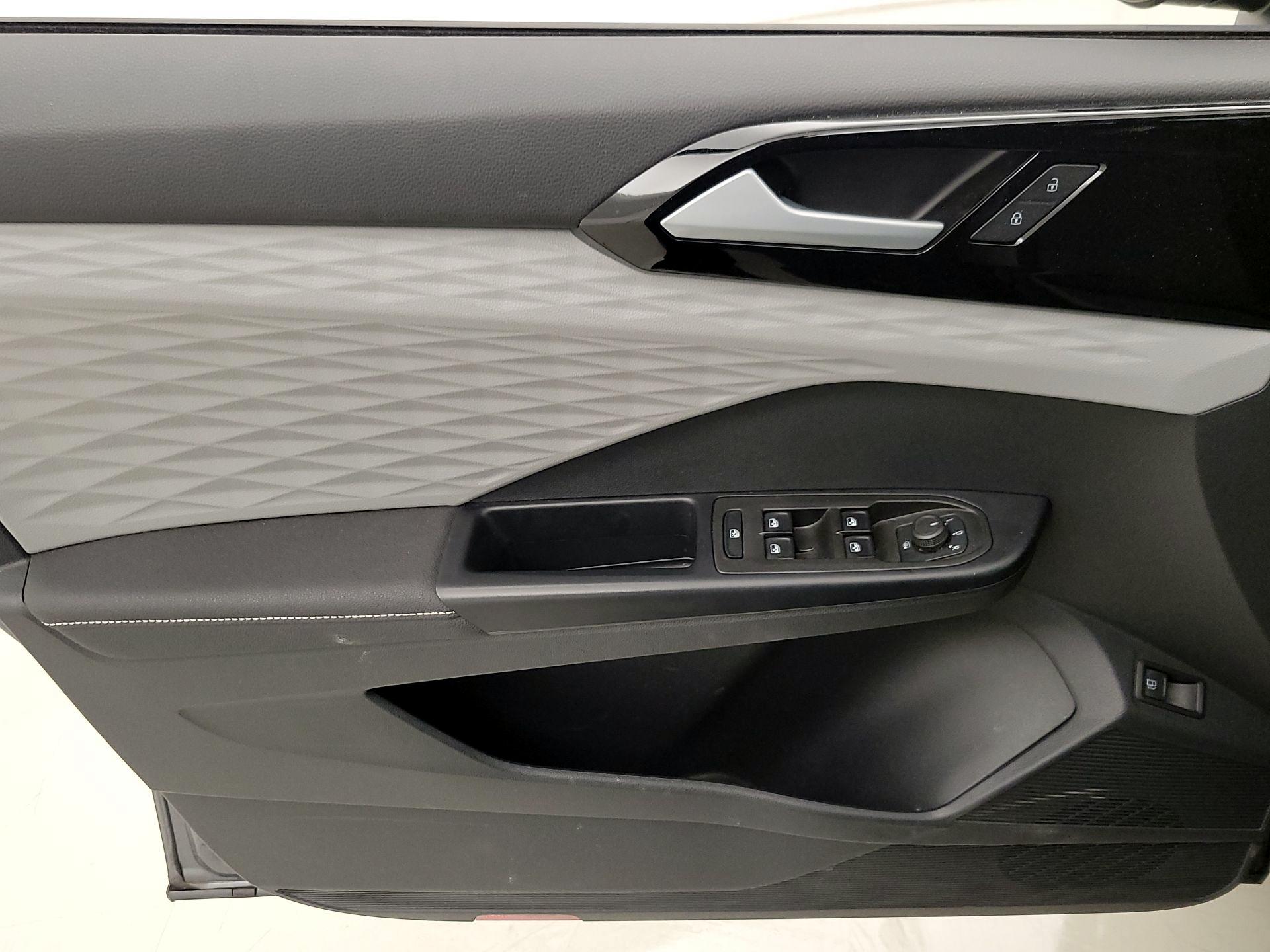 Thumbnail: 2024 Volkswagen Taos - 12