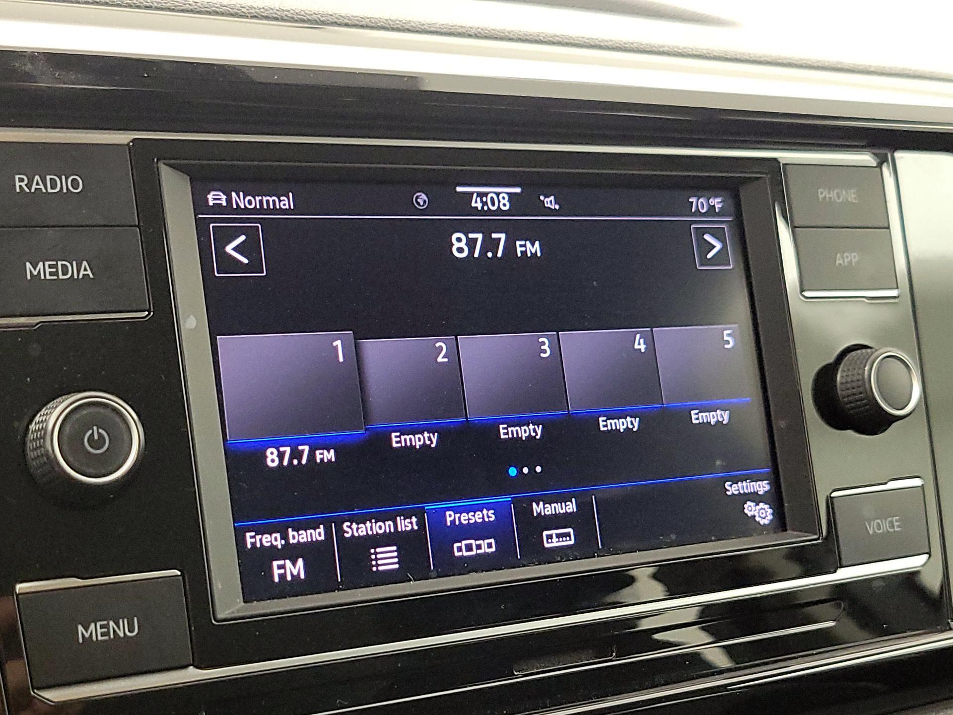 Thumbnail: 2024 Volkswagen Taos - 15