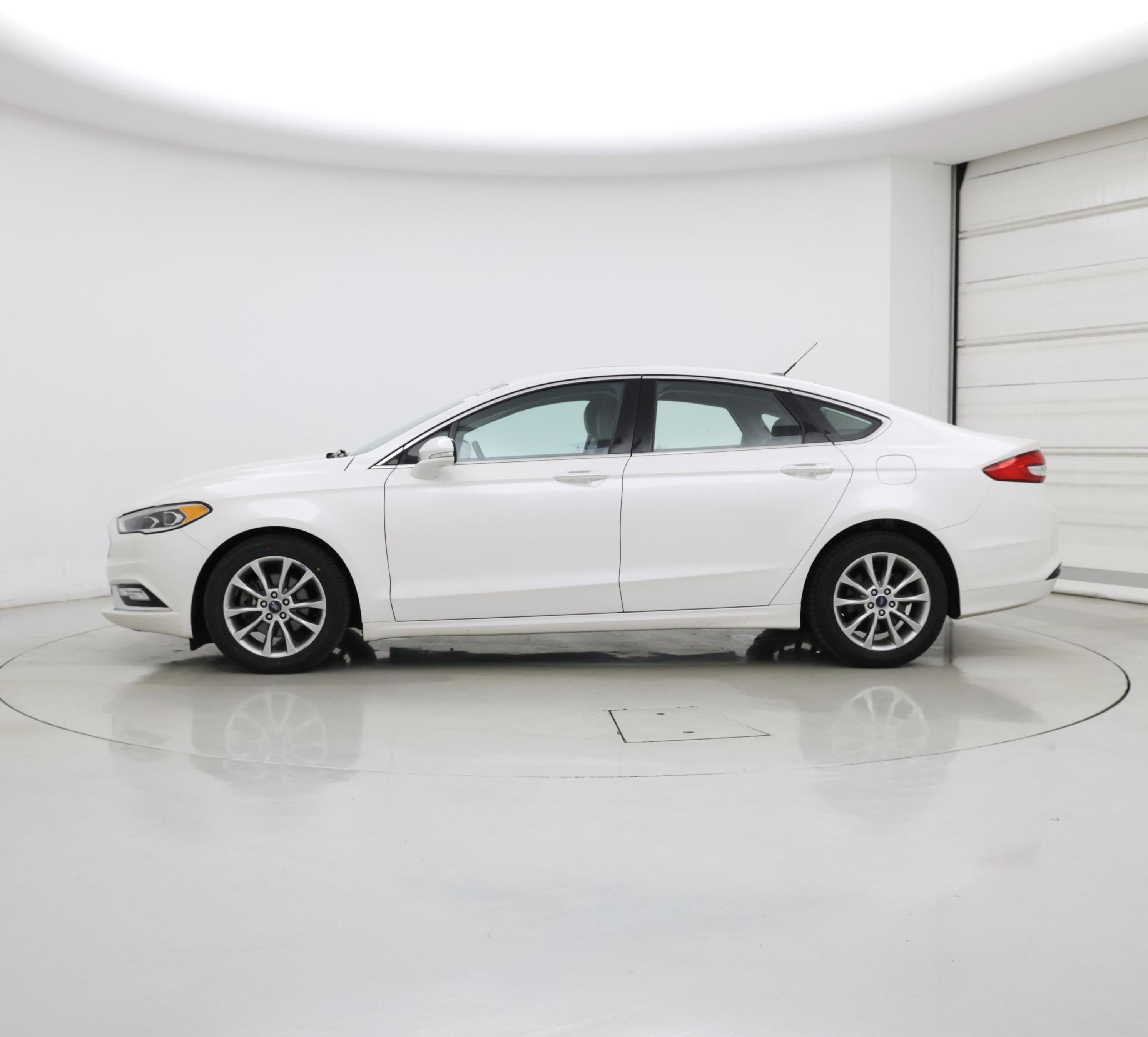 Thumbnail: 2017 Ford Fusion - 3