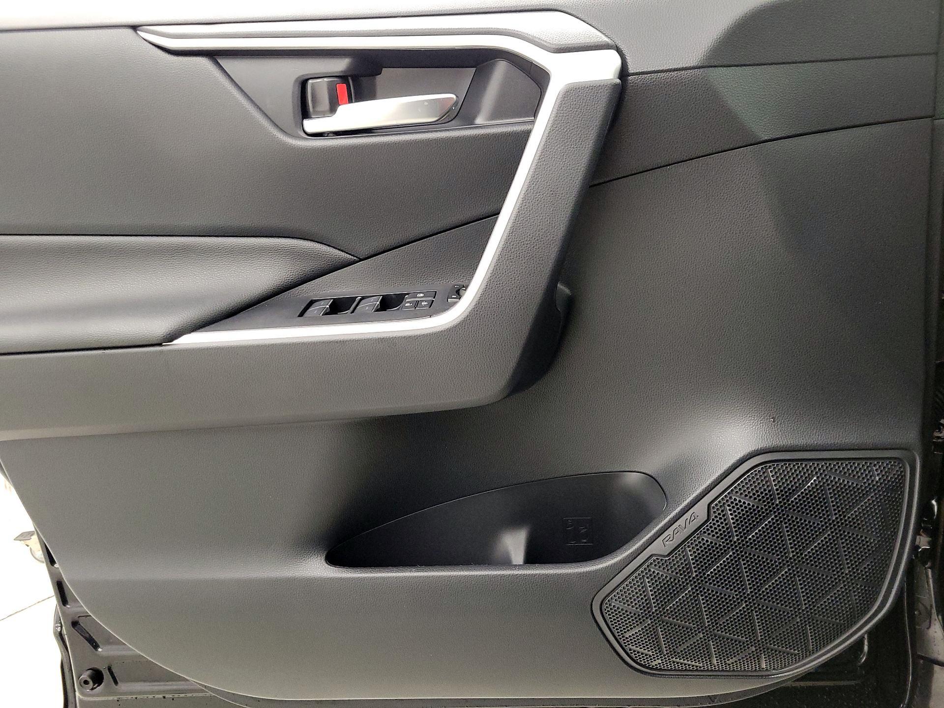 Thumbnail: 2024 Toyota RAV4 - 12