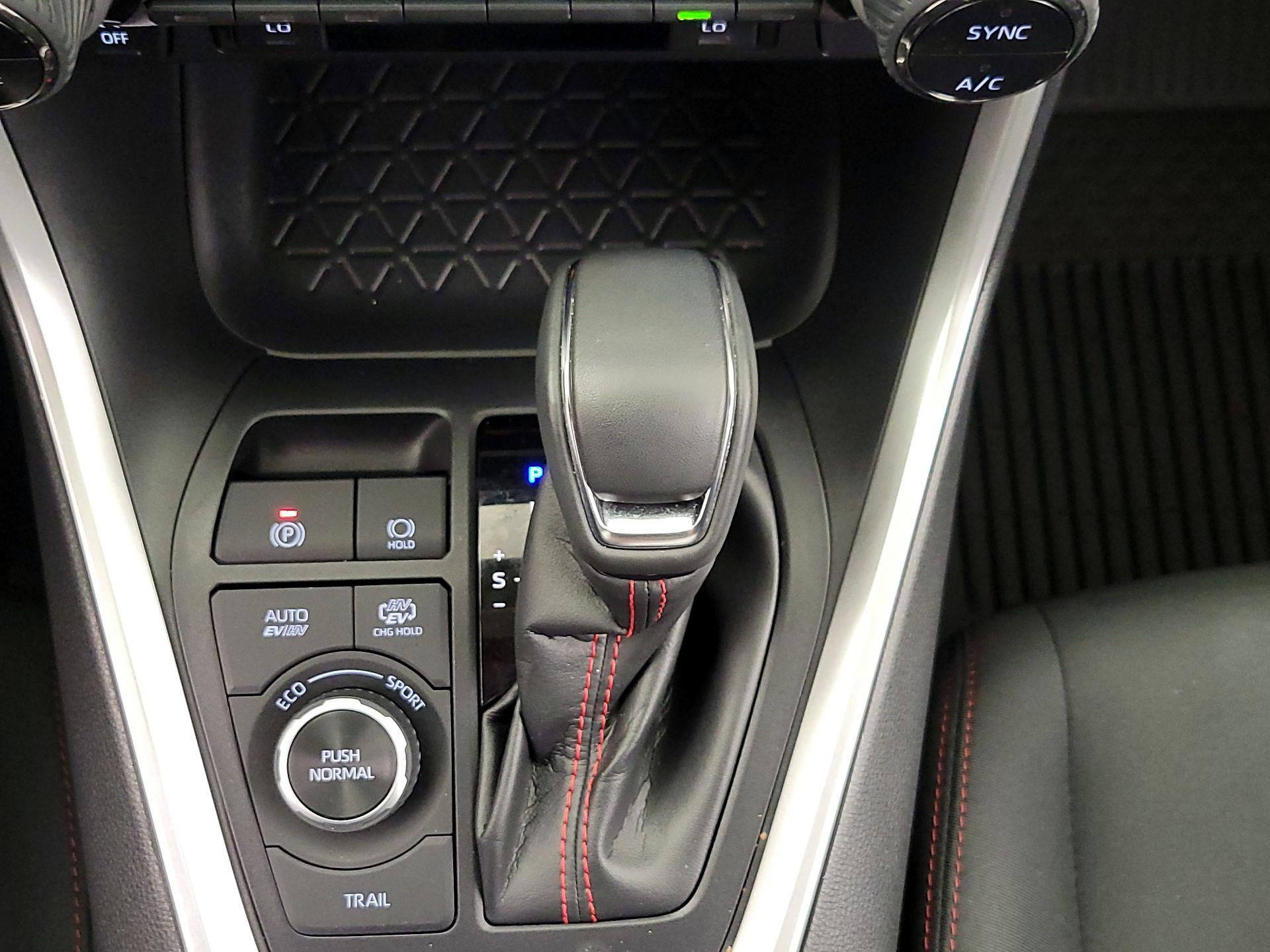 Thumbnail: 2024 Toyota RAV4 - 17