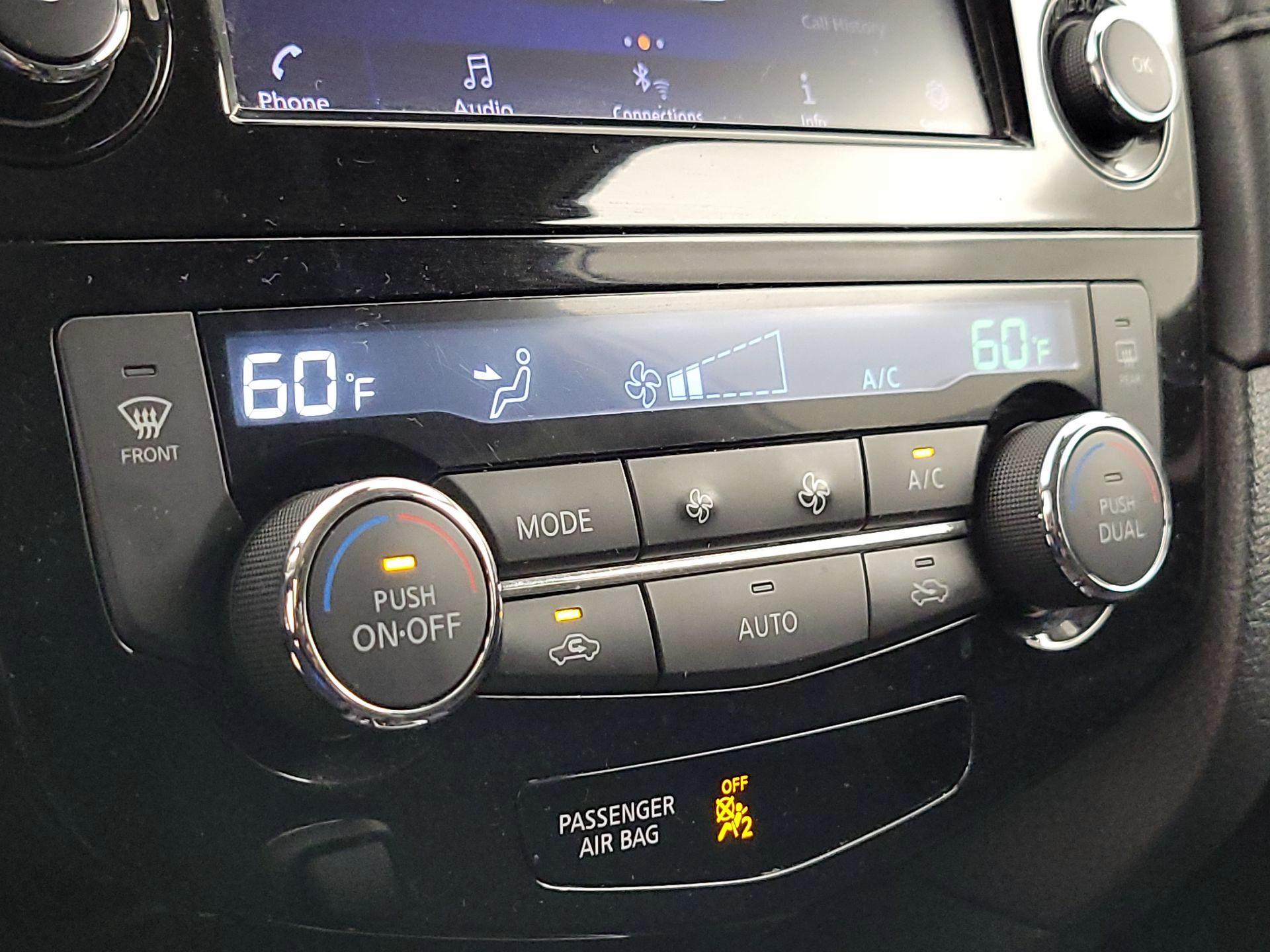 Thumbnail: 2019 Nissan Rogue - 16