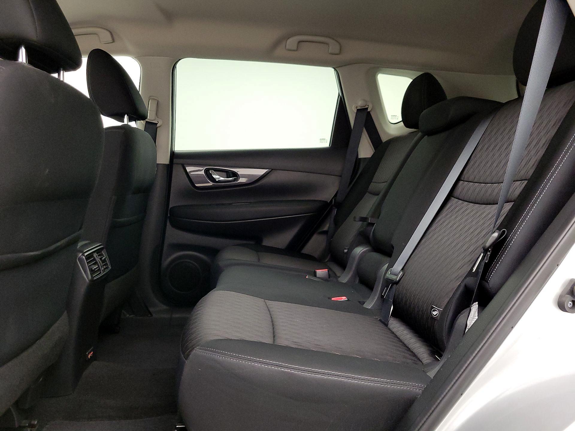 Thumbnail: 2019 Nissan Rogue - 19