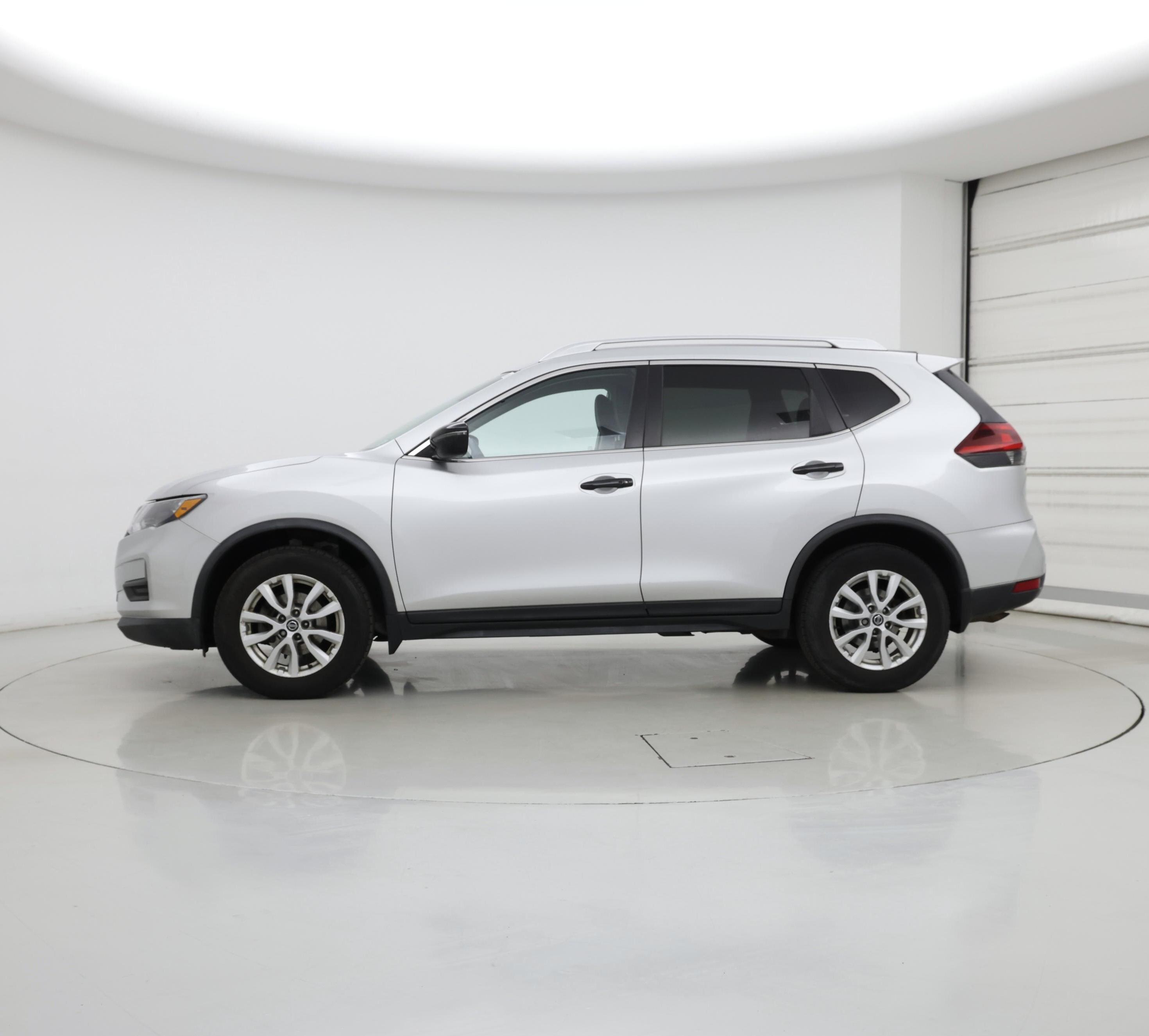 Thumbnail: 2019 Nissan Rogue - 3