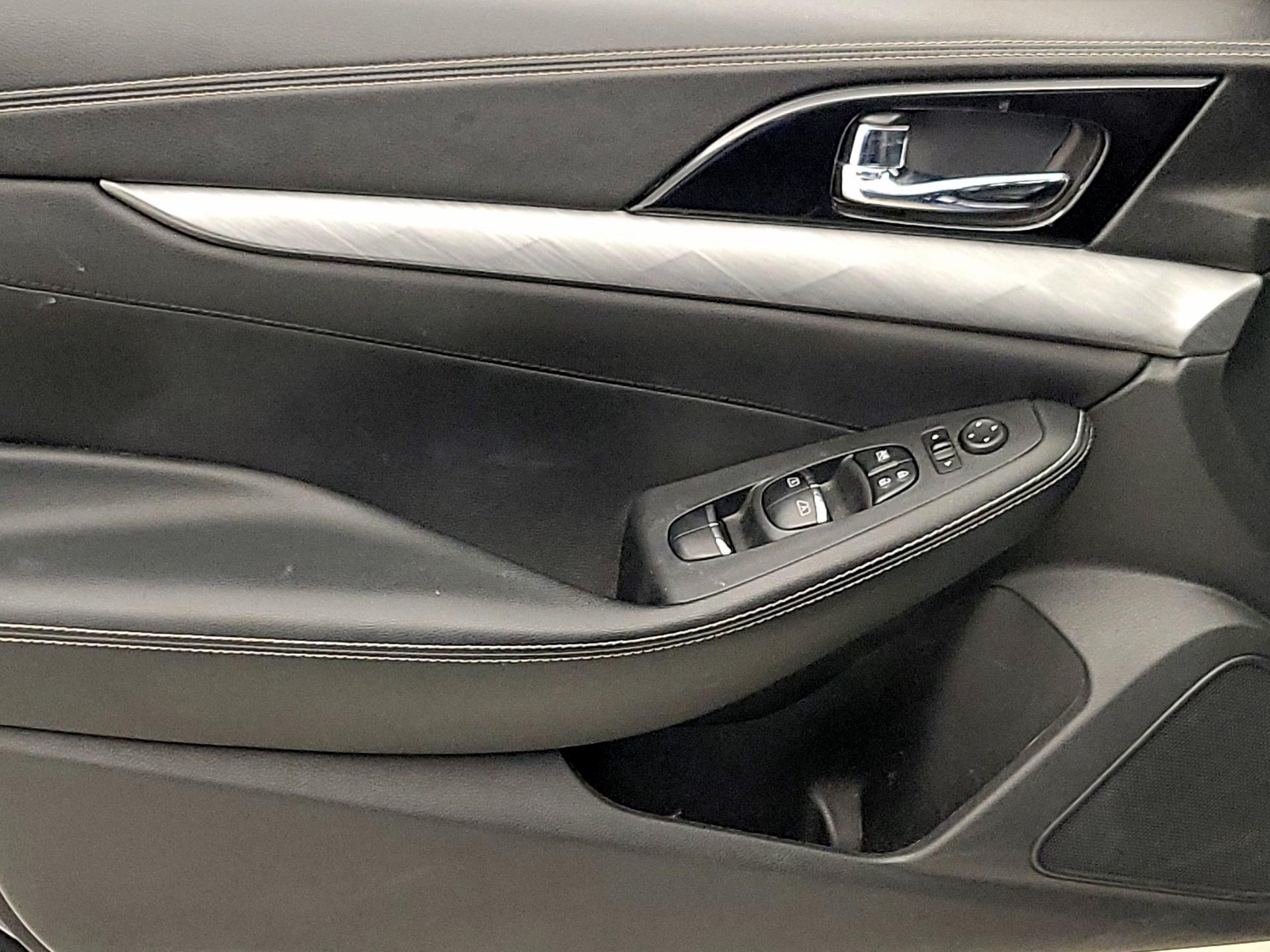 Thumbnail: 2018 Nissan Maxima - 12