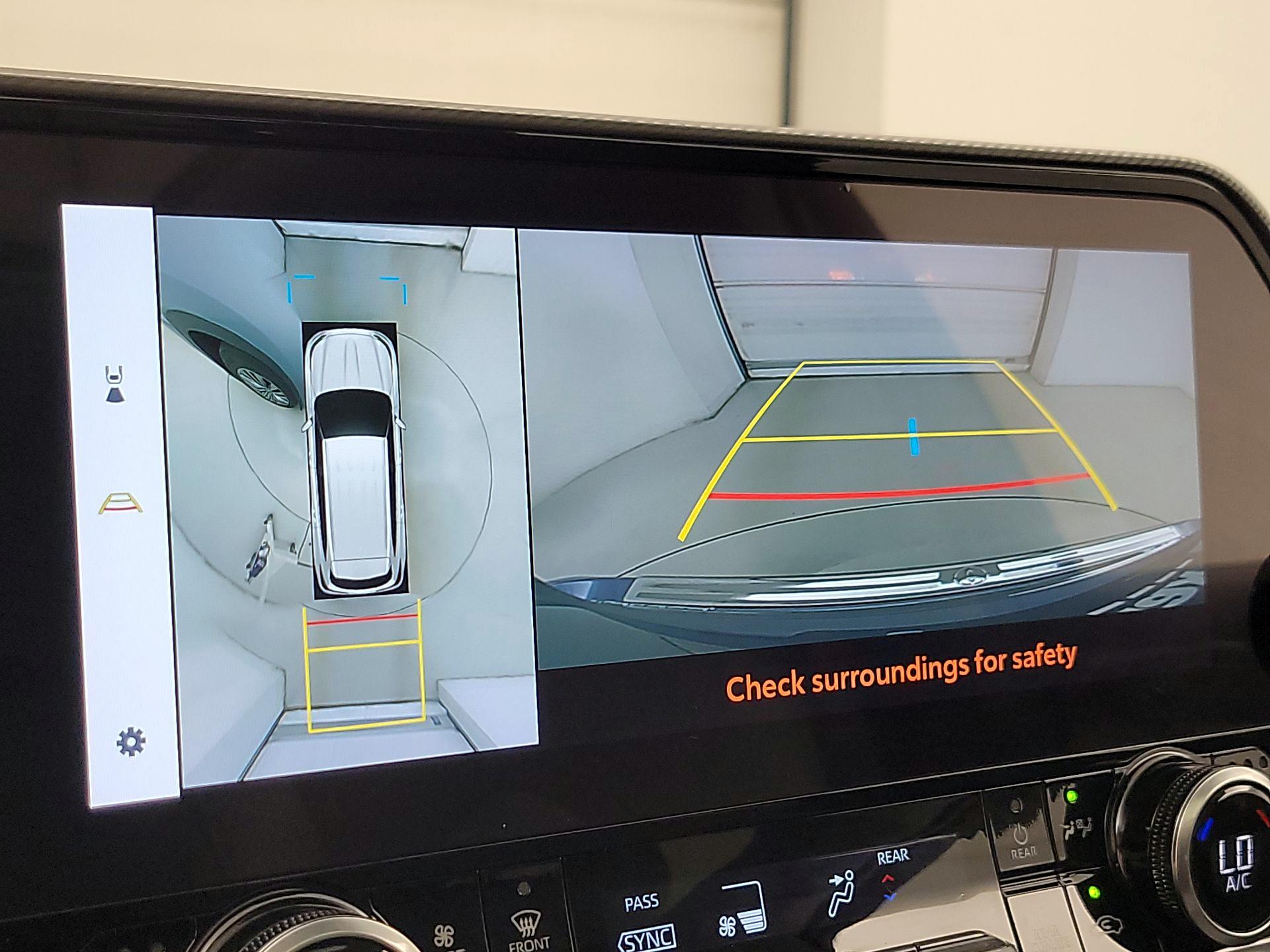 Thumbnail: 2023 Toyota Highlander - 14