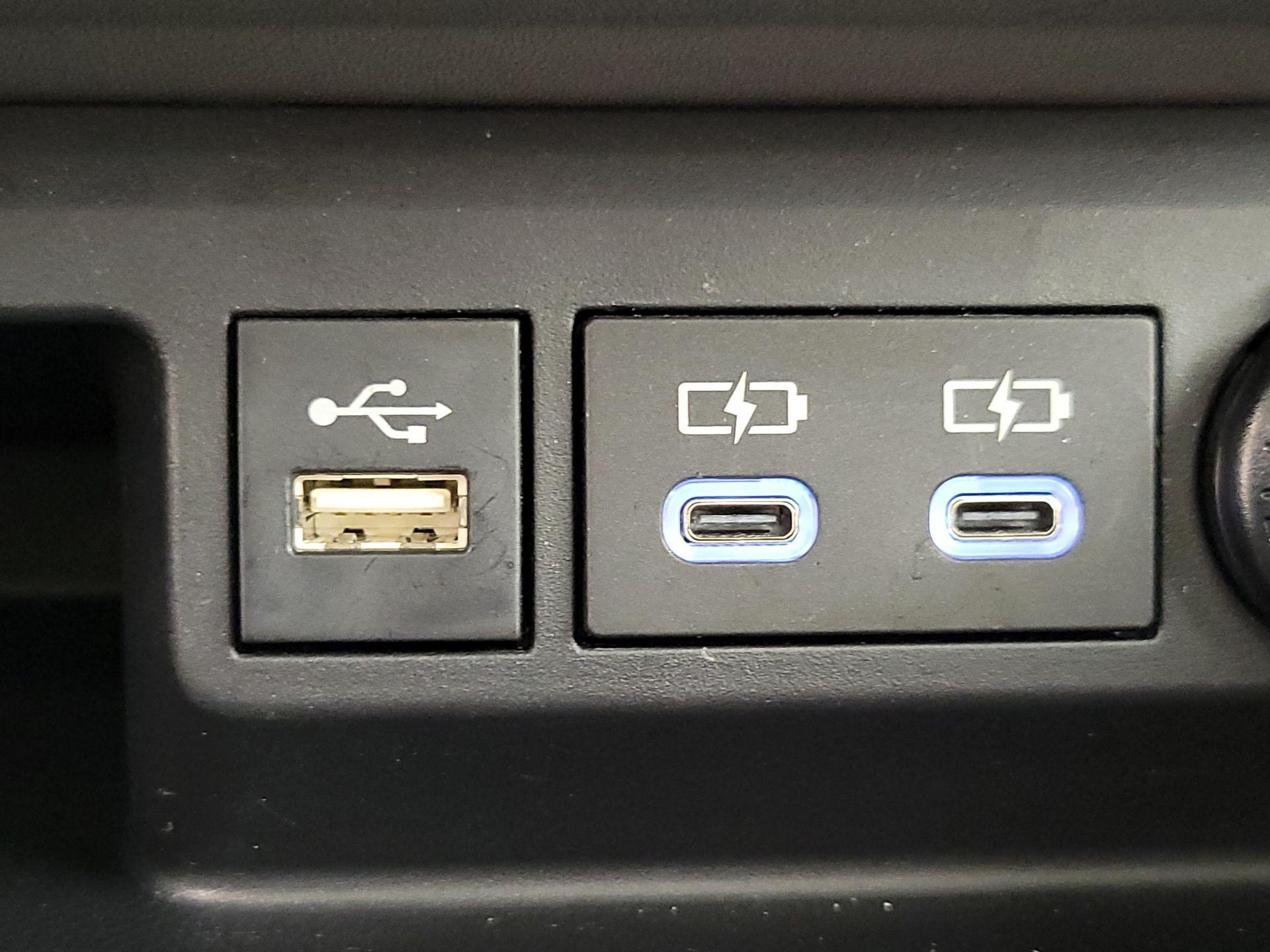 Thumbnail: 2023 Toyota Highlander - 18