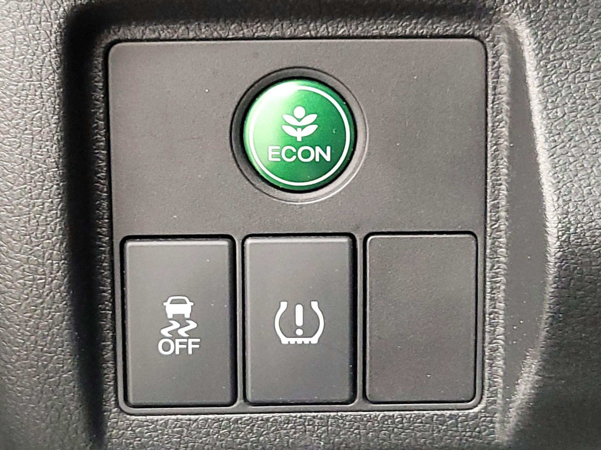 Thumbnail: 2016 Honda HR-V - 13