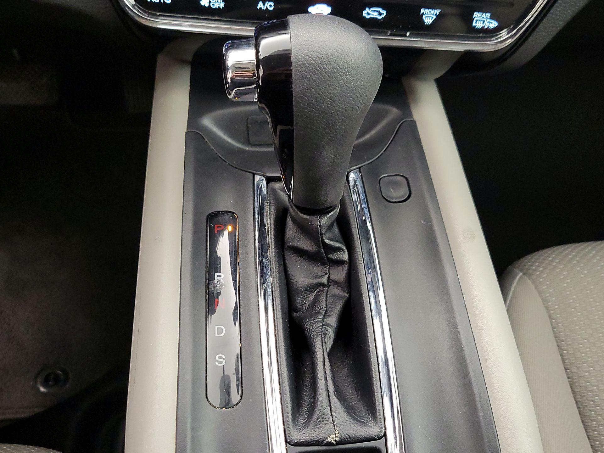 Thumbnail: 2016 Honda HR-V - 17