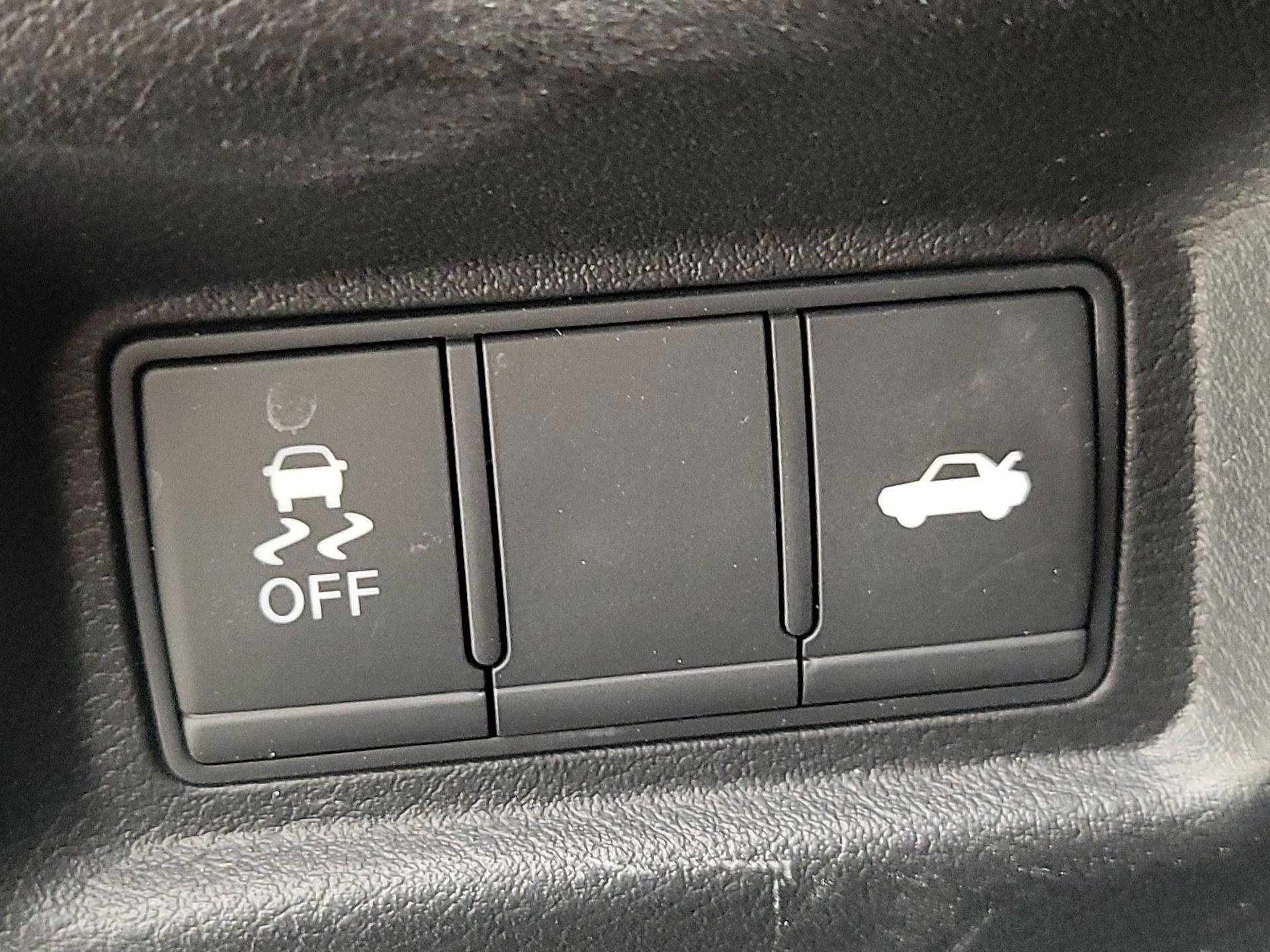 Thumbnail: 2018 INFINITI Q50 - 13