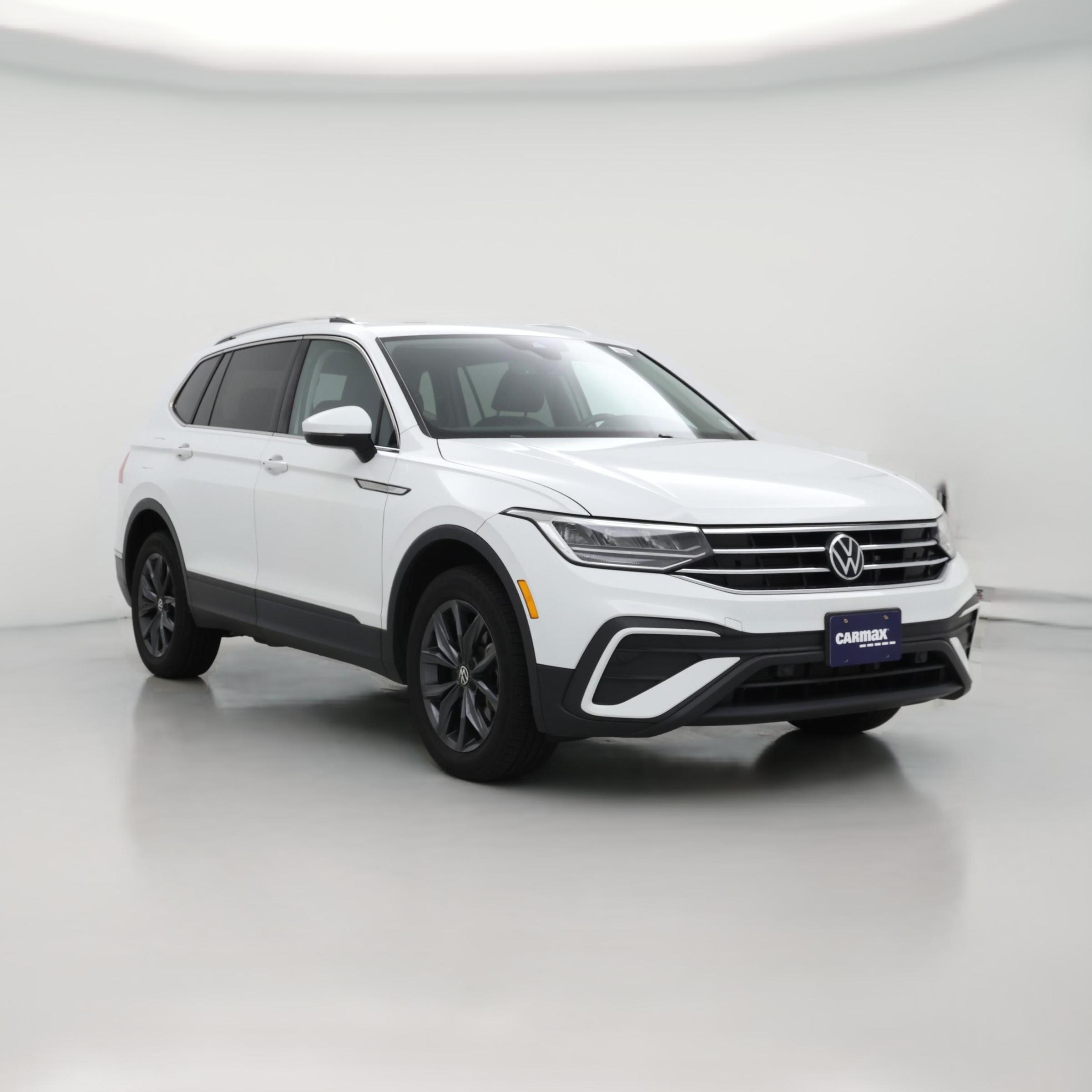 Thumbnail: 2022 Volkswagen Tiguan - 1