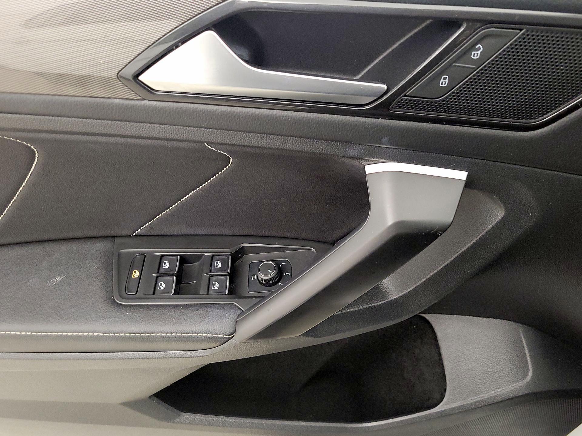 Thumbnail: 2022 Volkswagen Tiguan - 12