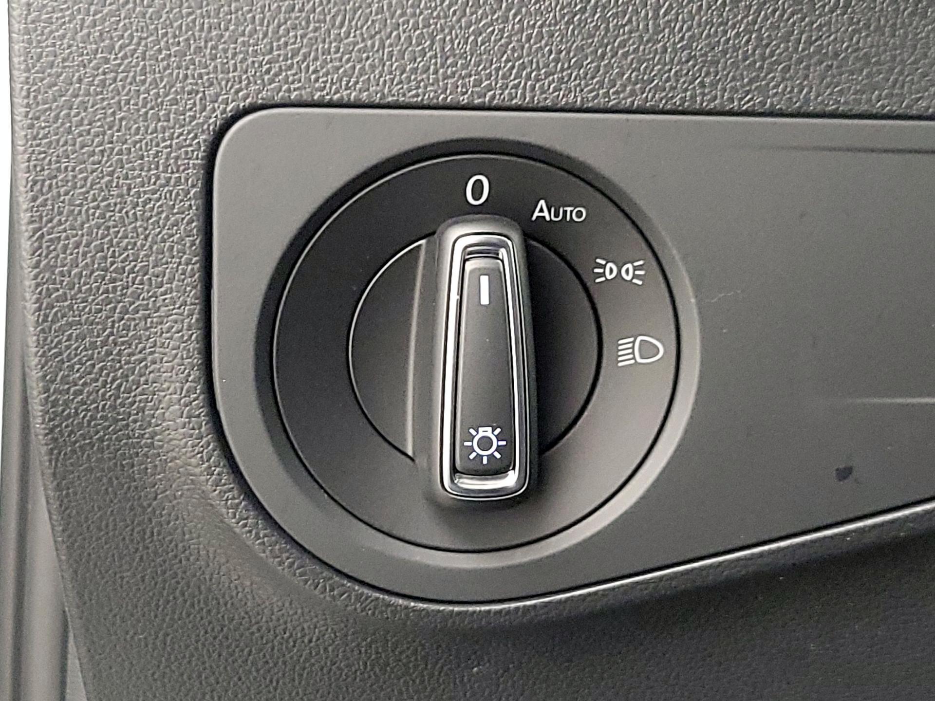 Thumbnail: 2022 Volkswagen Tiguan - 13