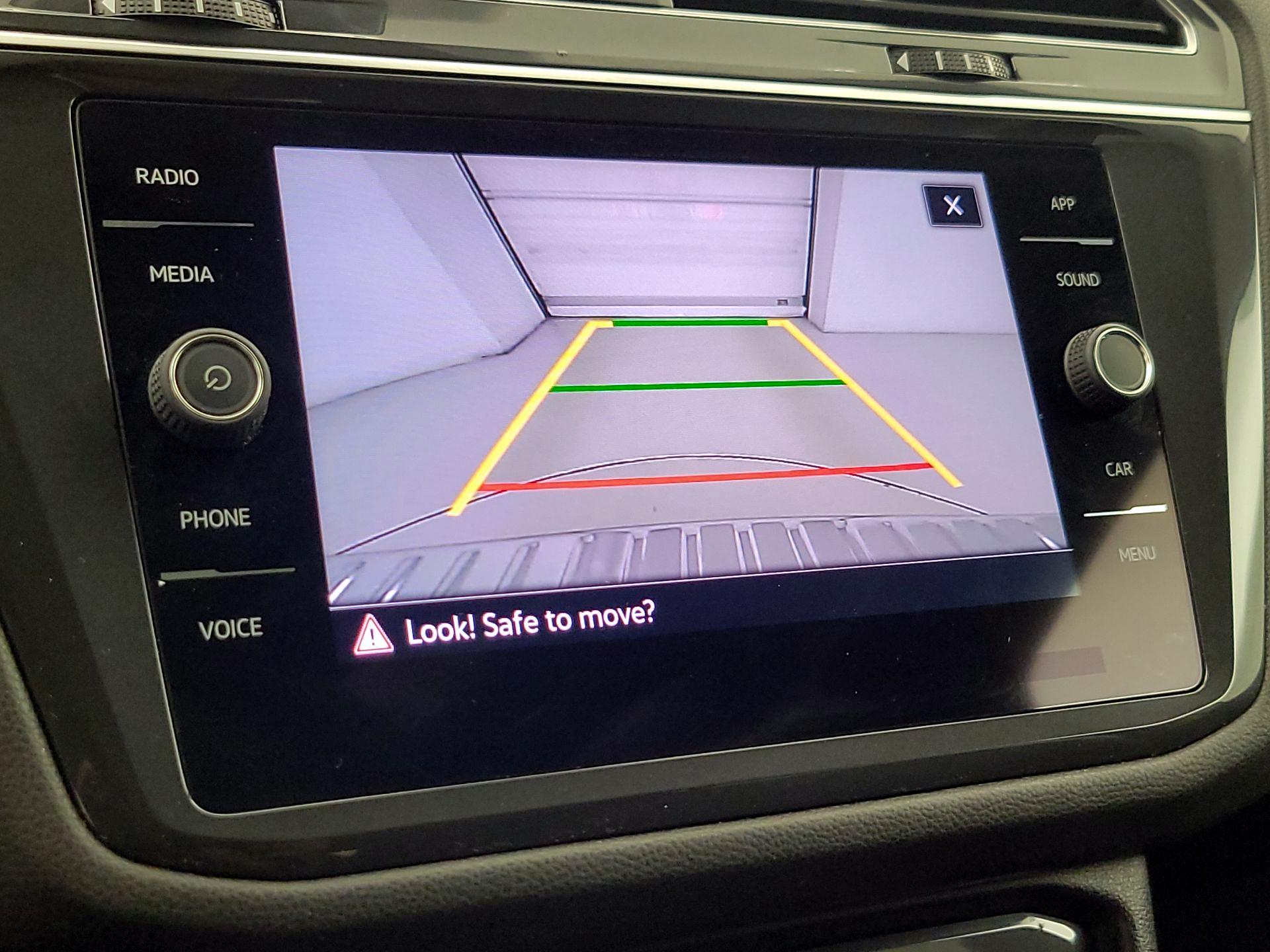 Thumbnail: 2022 Volkswagen Tiguan - 14