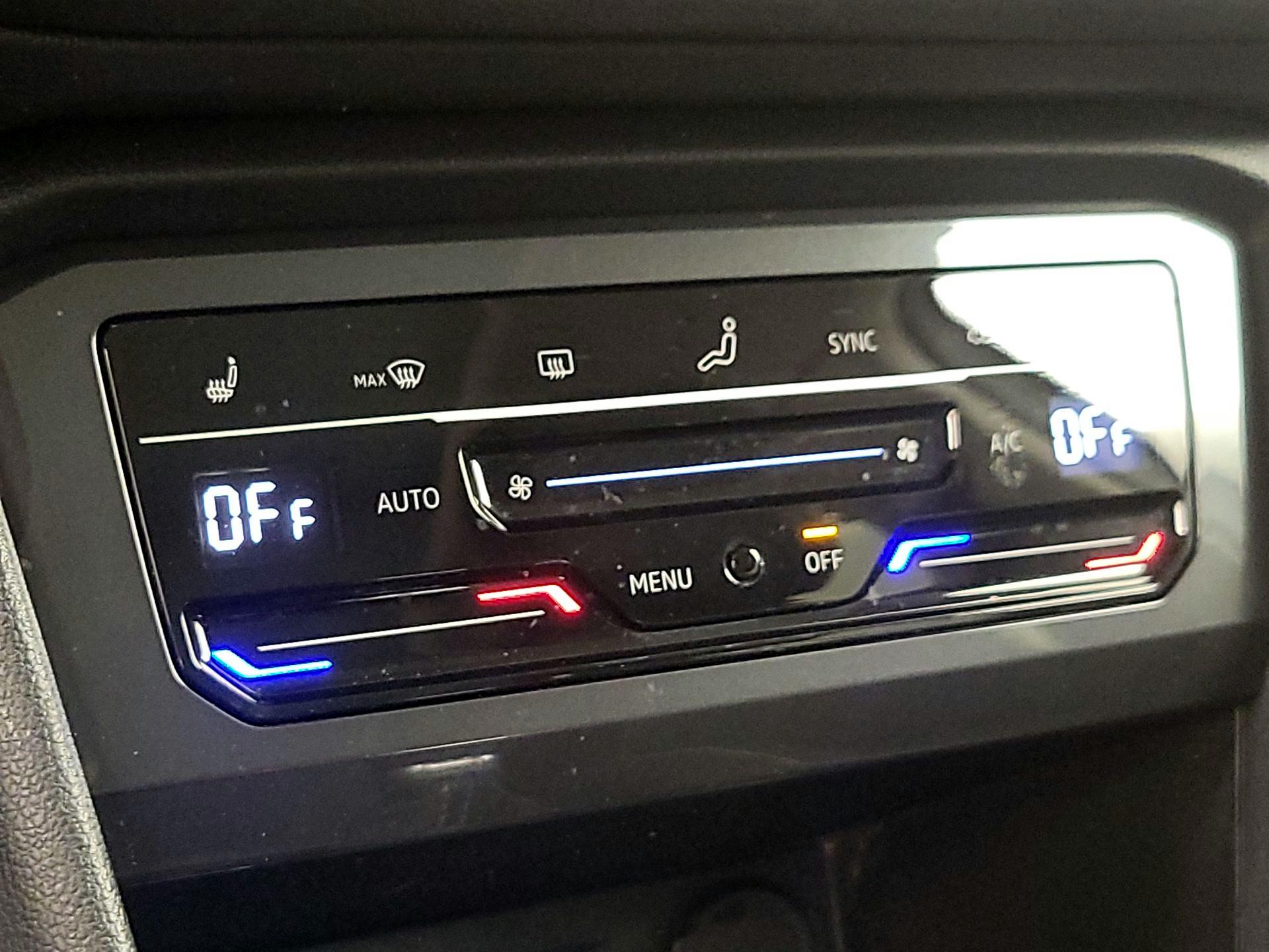 Thumbnail: 2022 Volkswagen Tiguan - 16