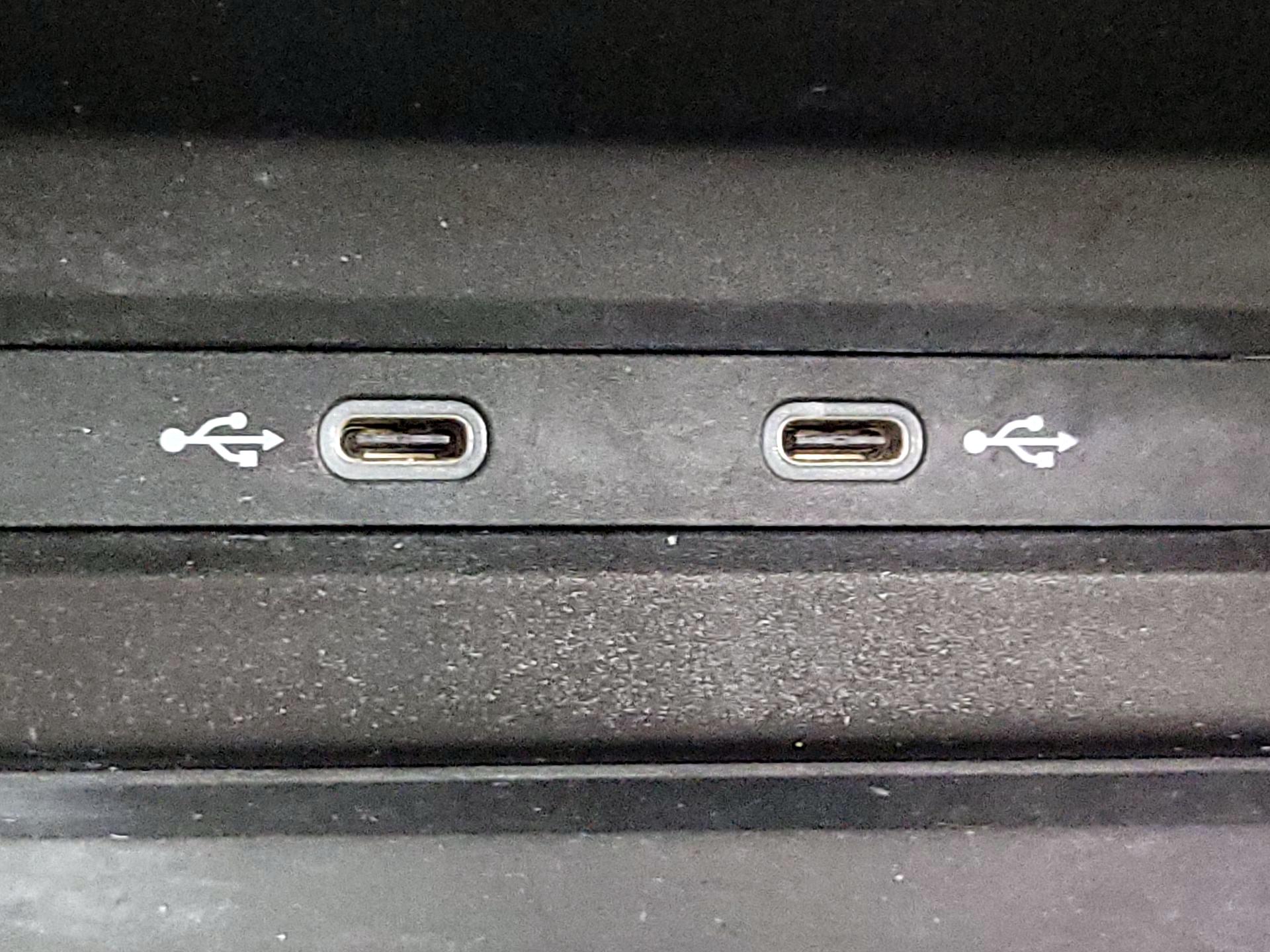 Thumbnail: 2022 Volkswagen Tiguan - 18