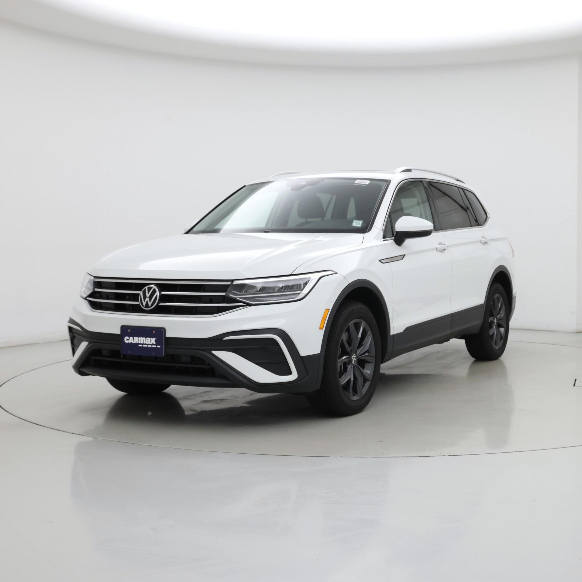 Thumbnail: 2022 Volkswagen Tiguan - 4