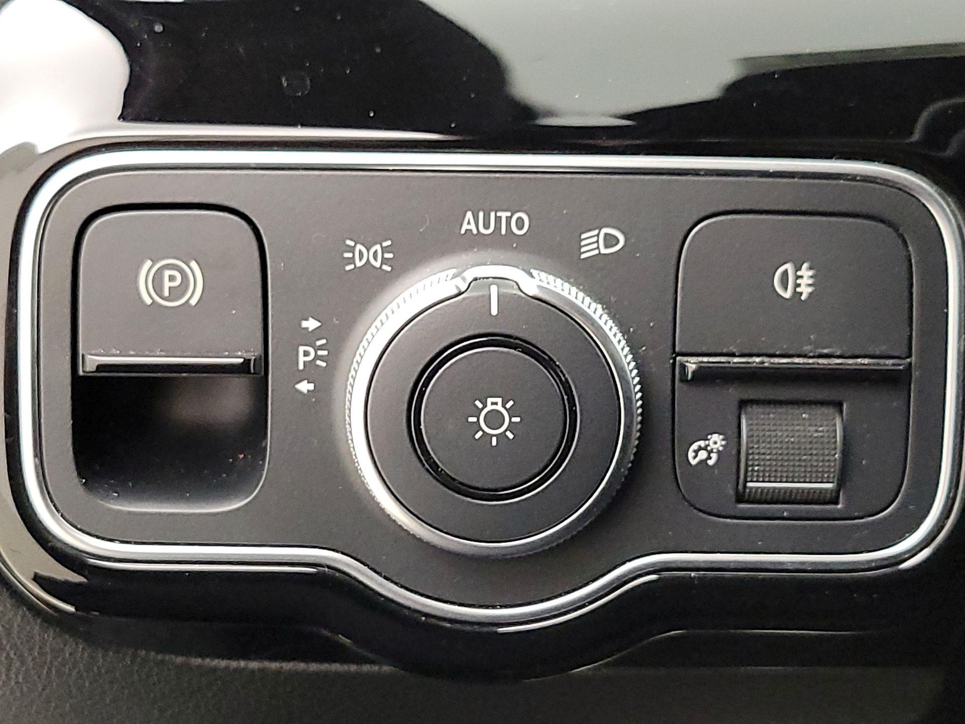 Thumbnail: 2022 Mercedes-Benz A-Class - 13